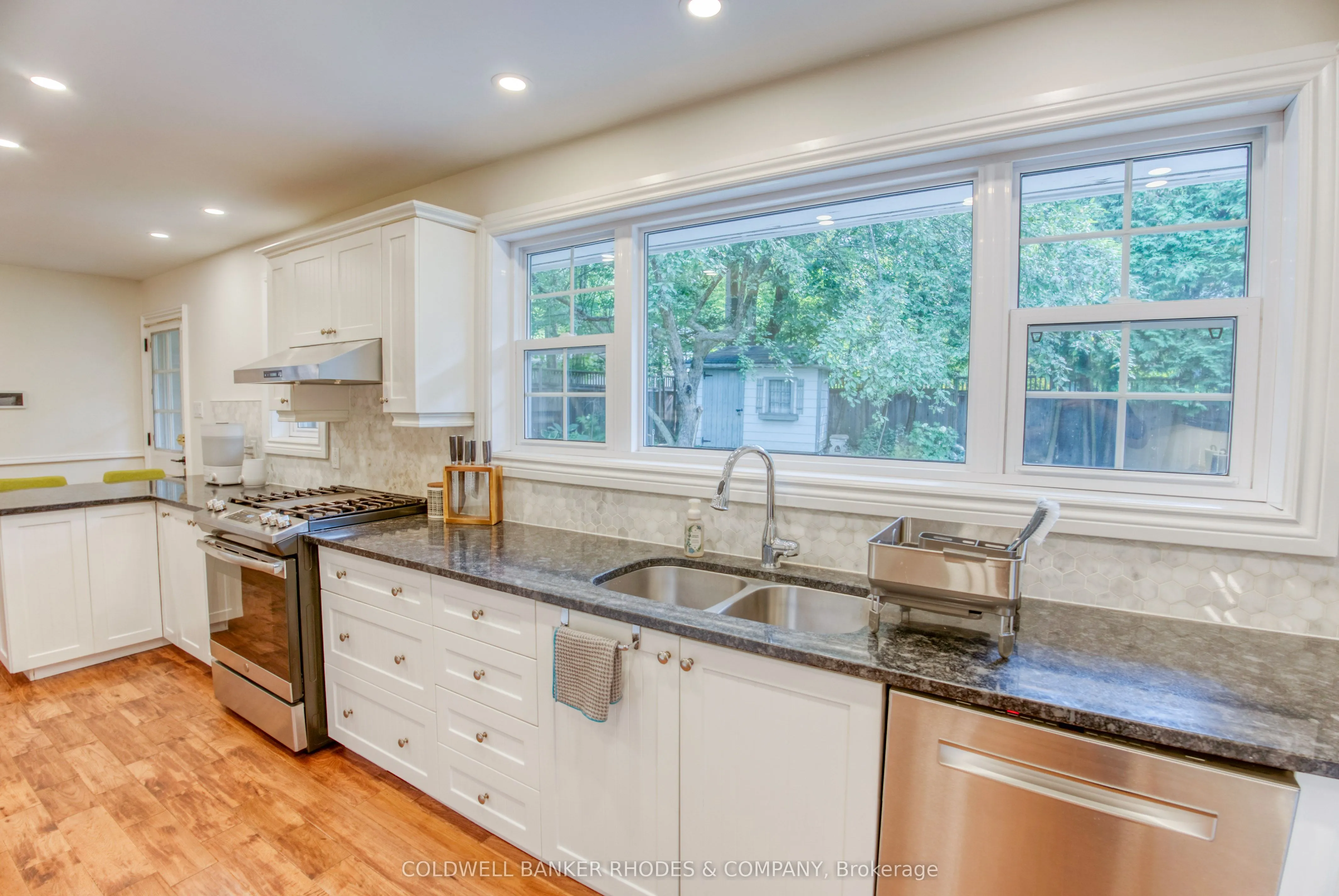 150 Lakeway Drive