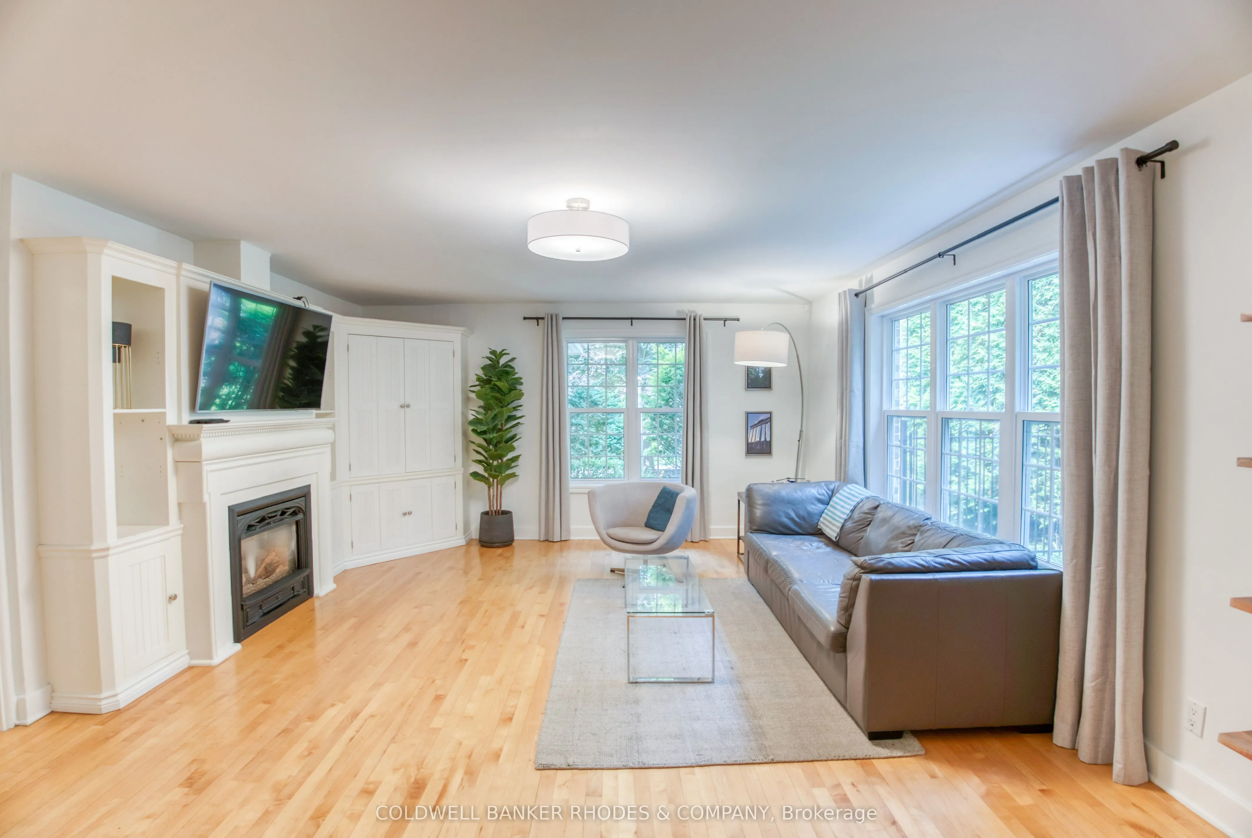 150 Lakeway Drive
