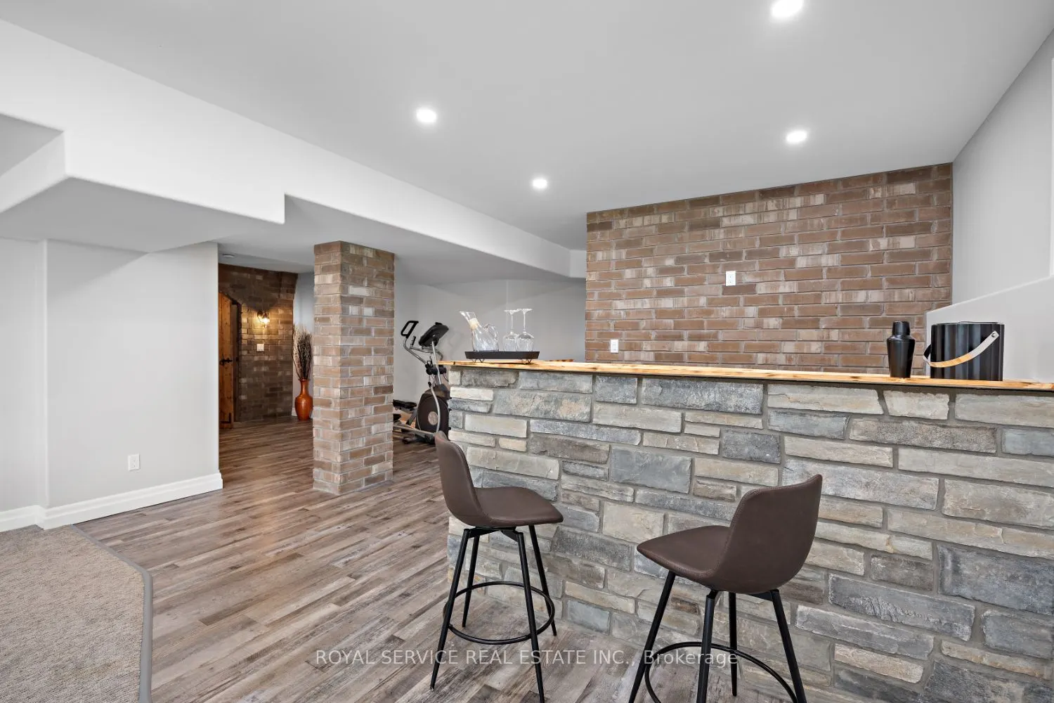 381 Sharpe Line