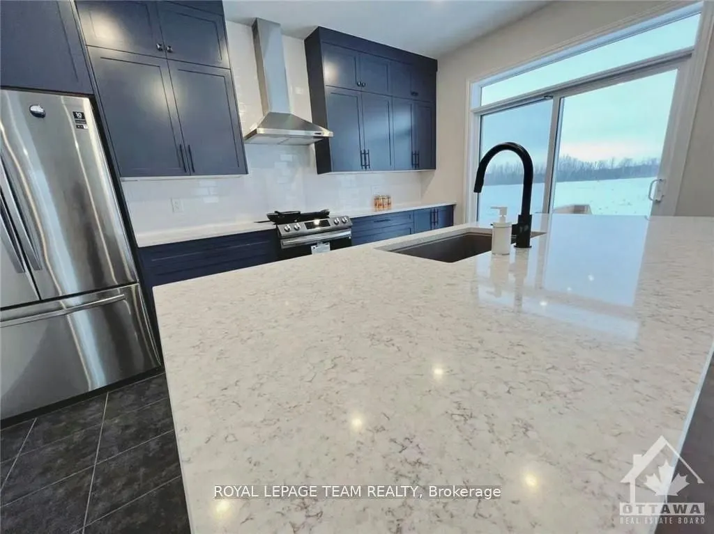 722 VENNECY Terrace