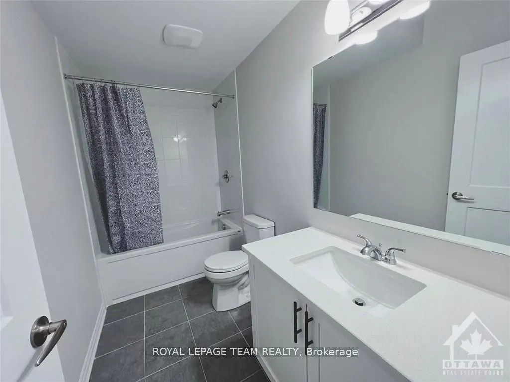 722 VENNECY Terrace