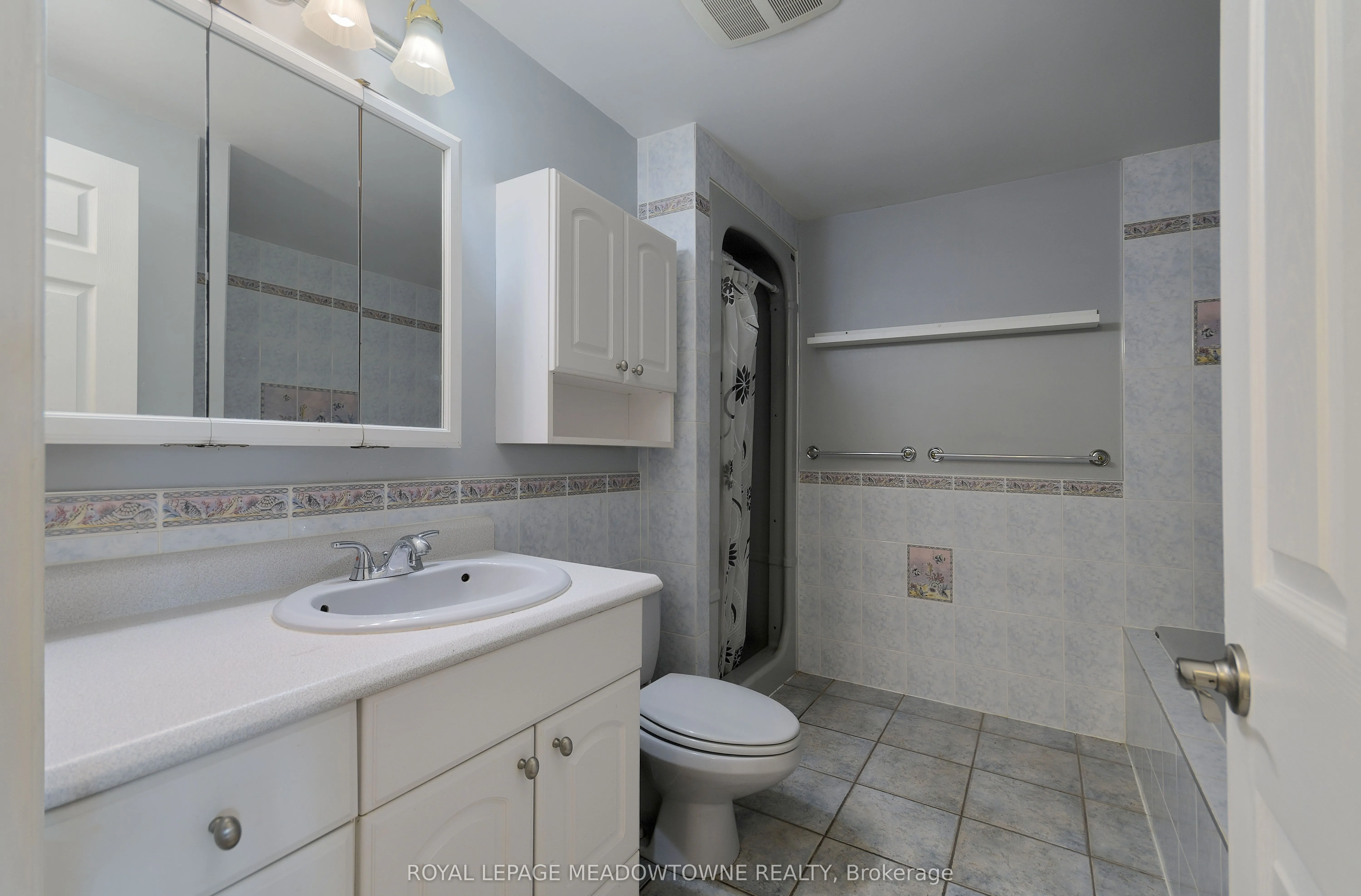 800 Upper Paradise Road, #34