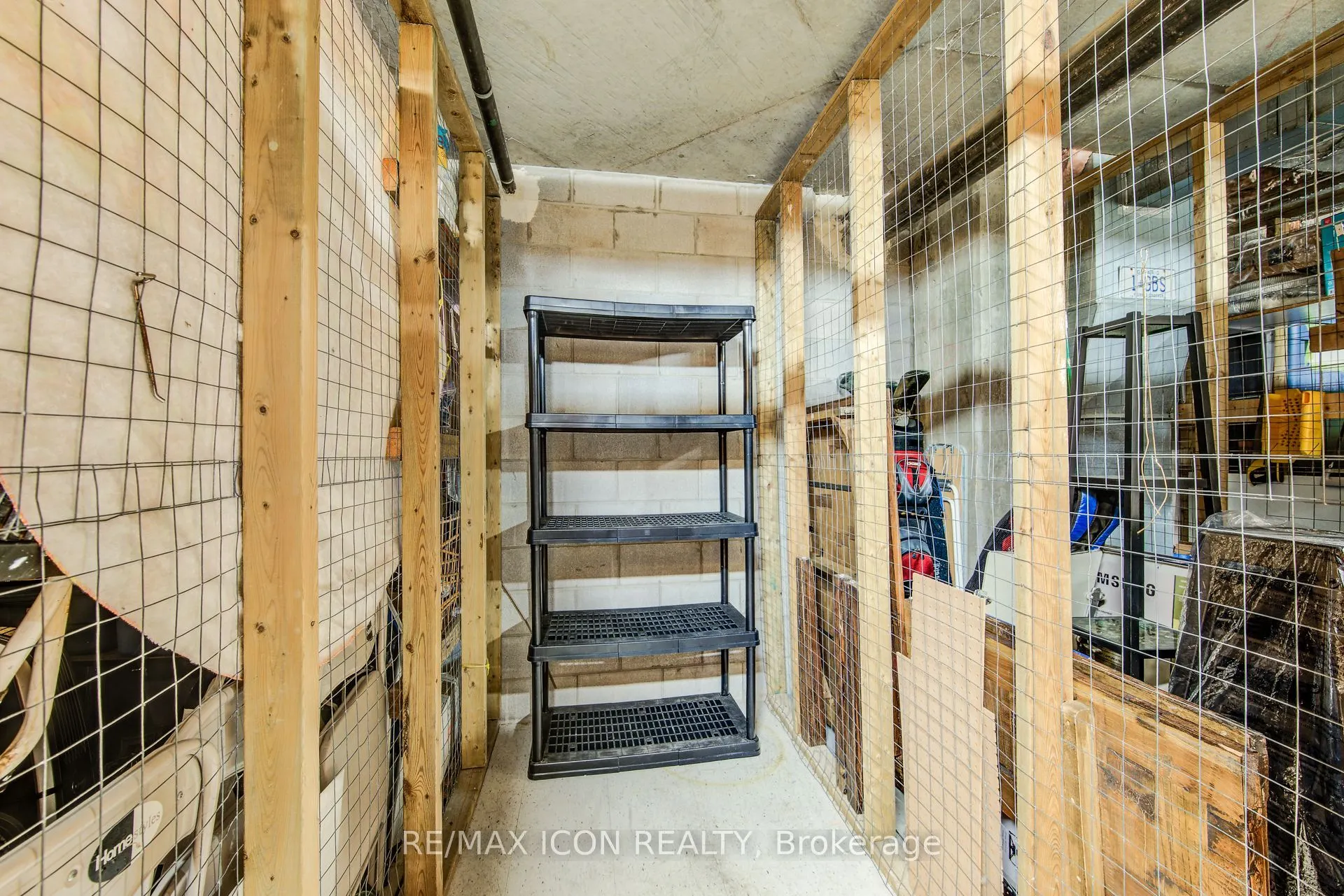 237 King Street W, #901