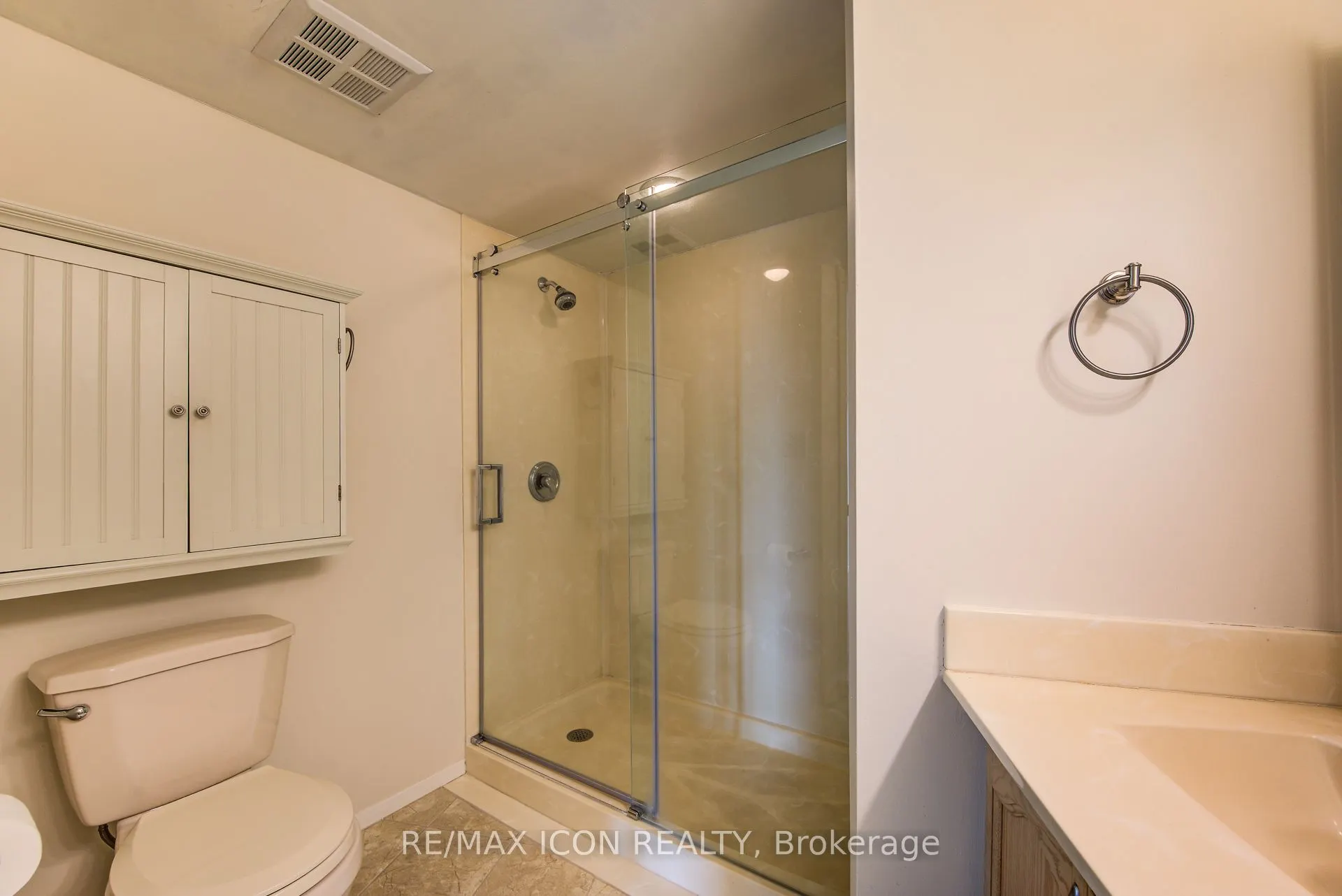 237 King Street W, #901