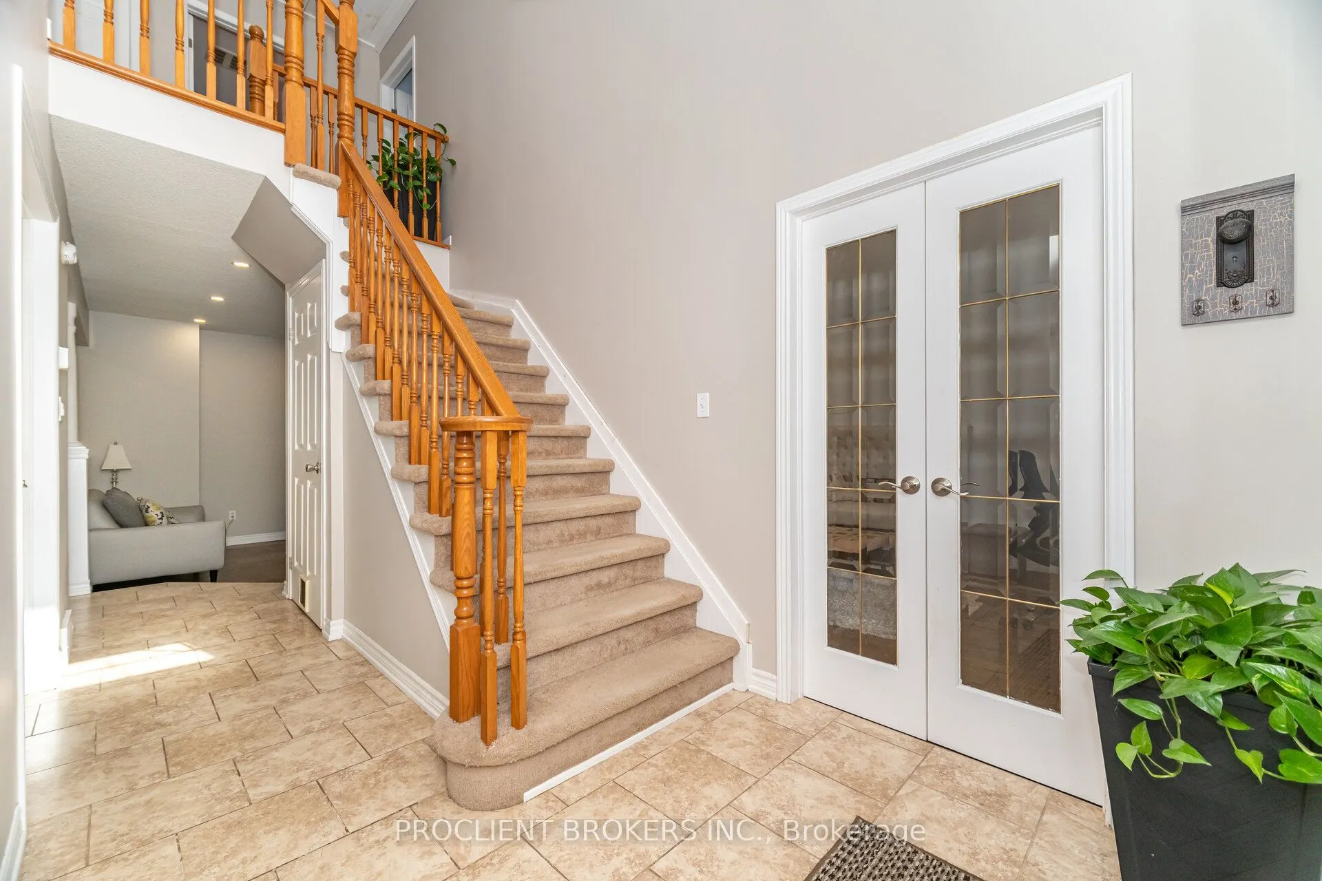 4 BRIARSDALE Crescent