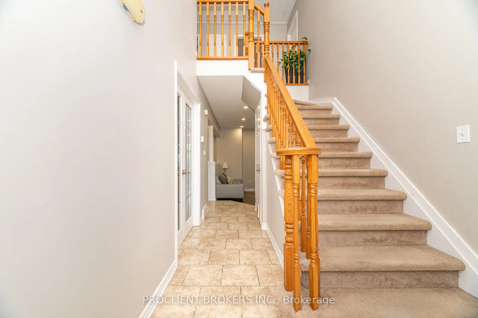 4 BRIARSDALE Crescent