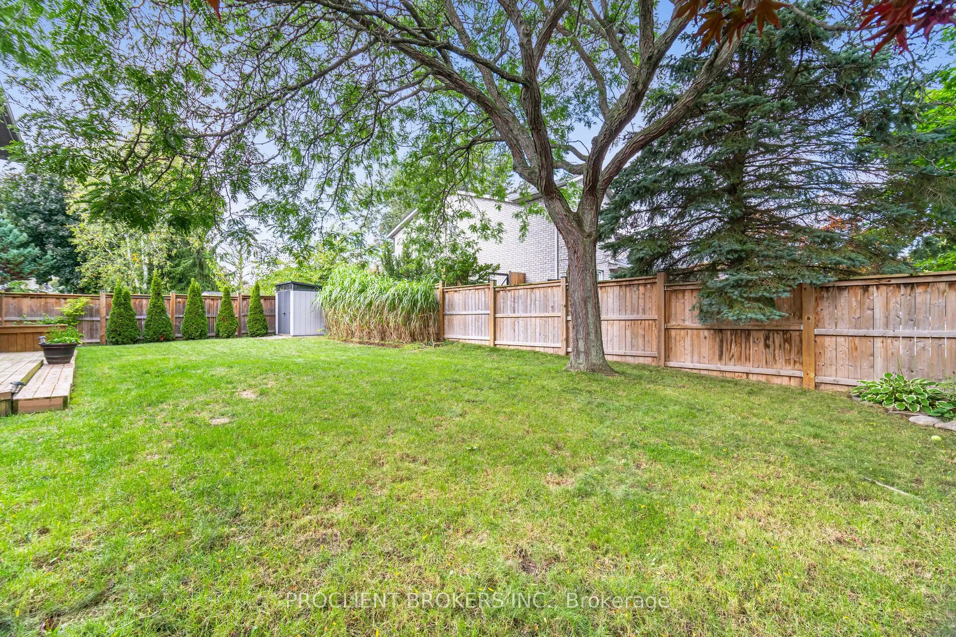 4 BRIARSDALE Crescent