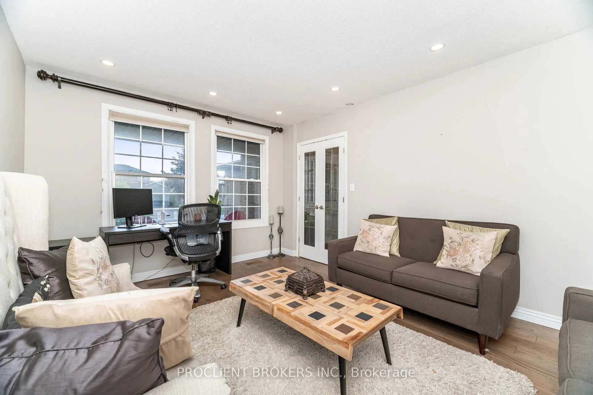 4 BRIARSDALE Crescent