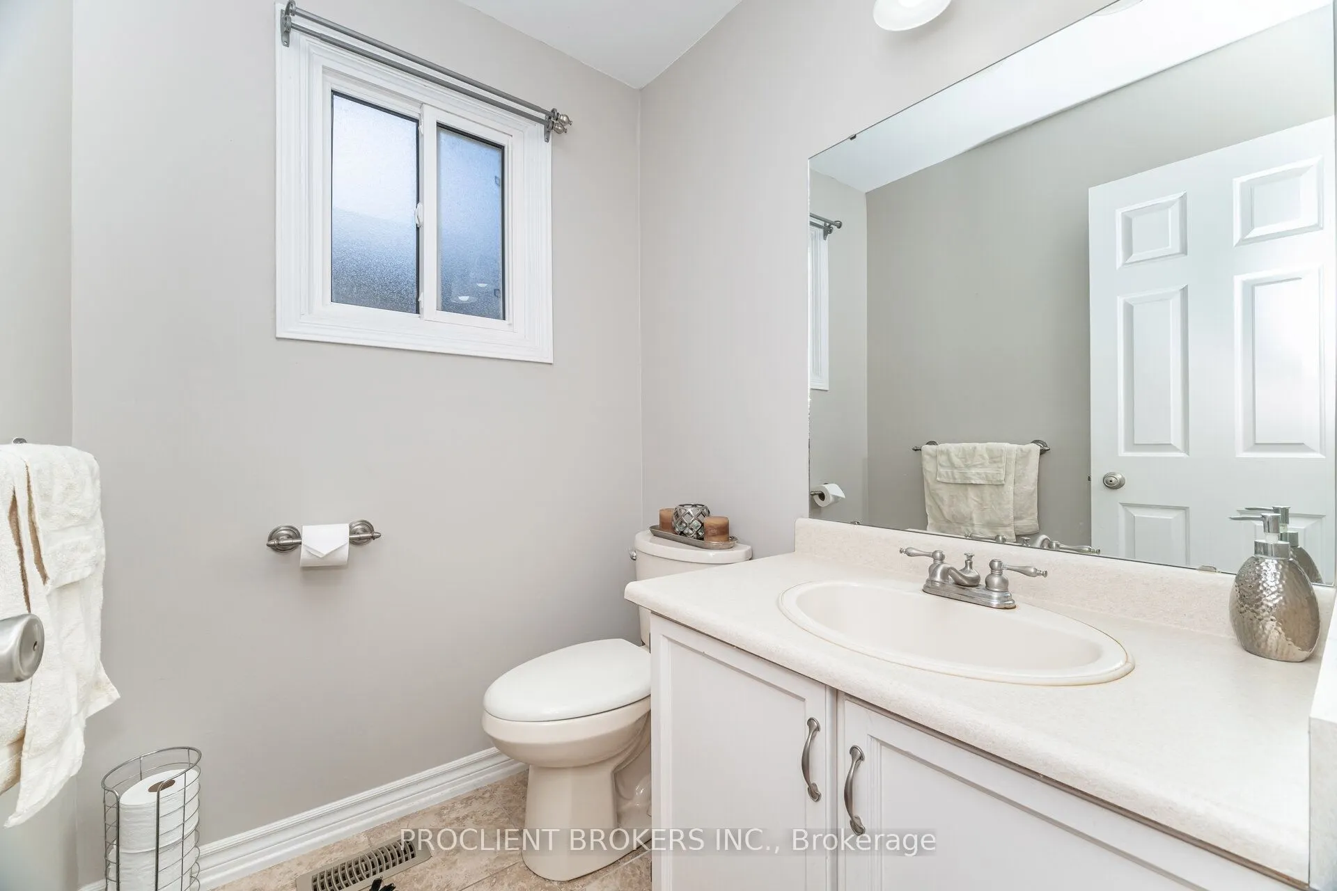 4 BRIARSDALE Crescent