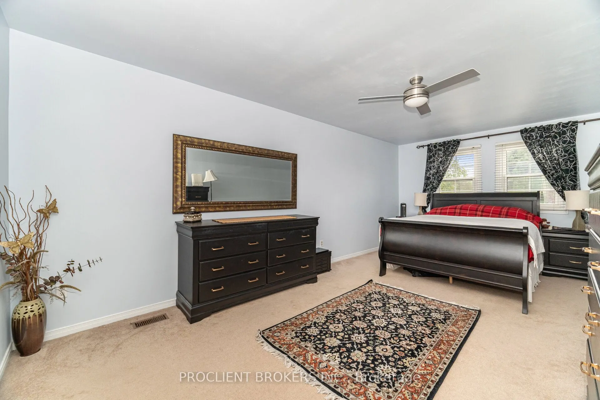 4 BRIARSDALE Crescent
