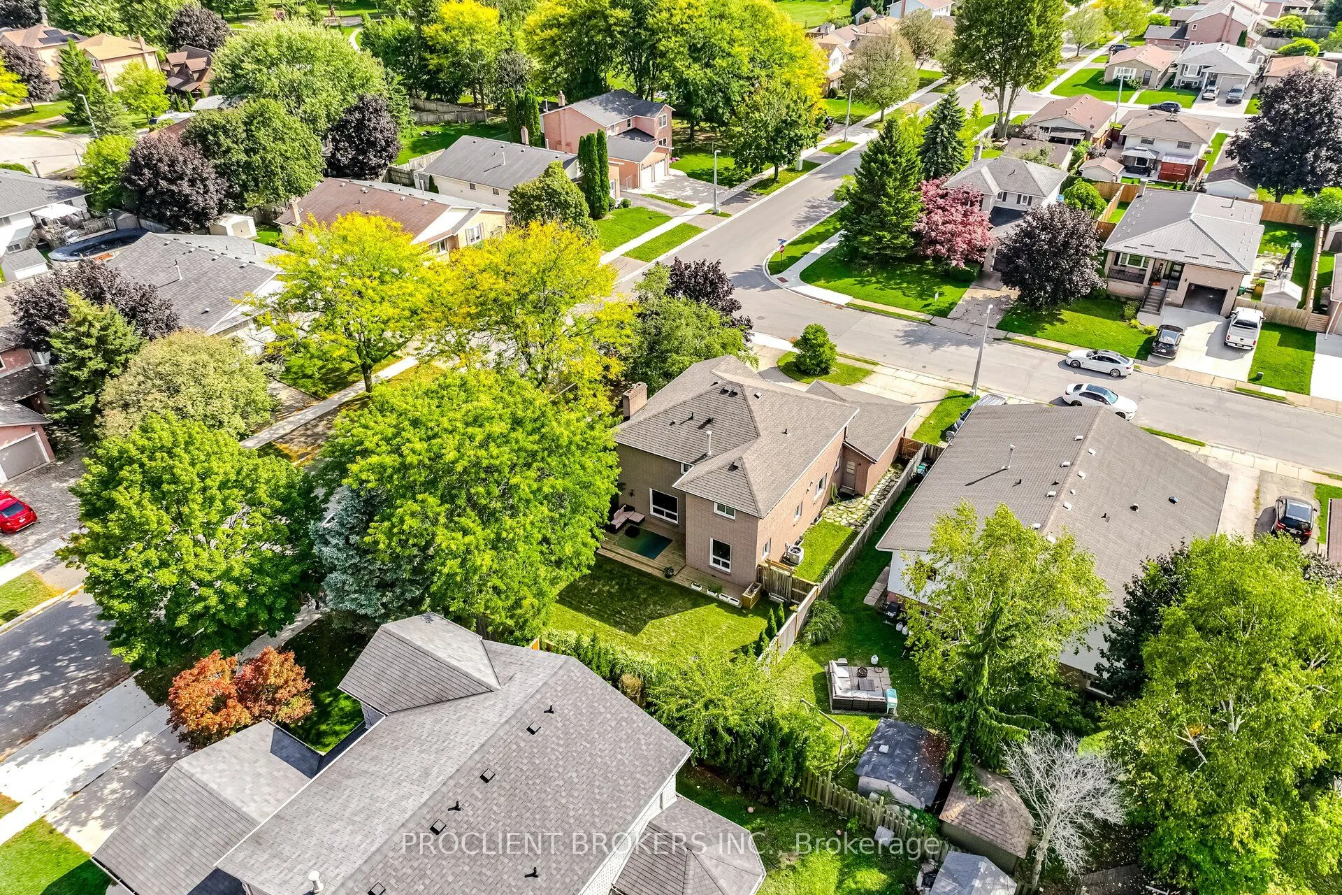 4 BRIARSDALE Crescent