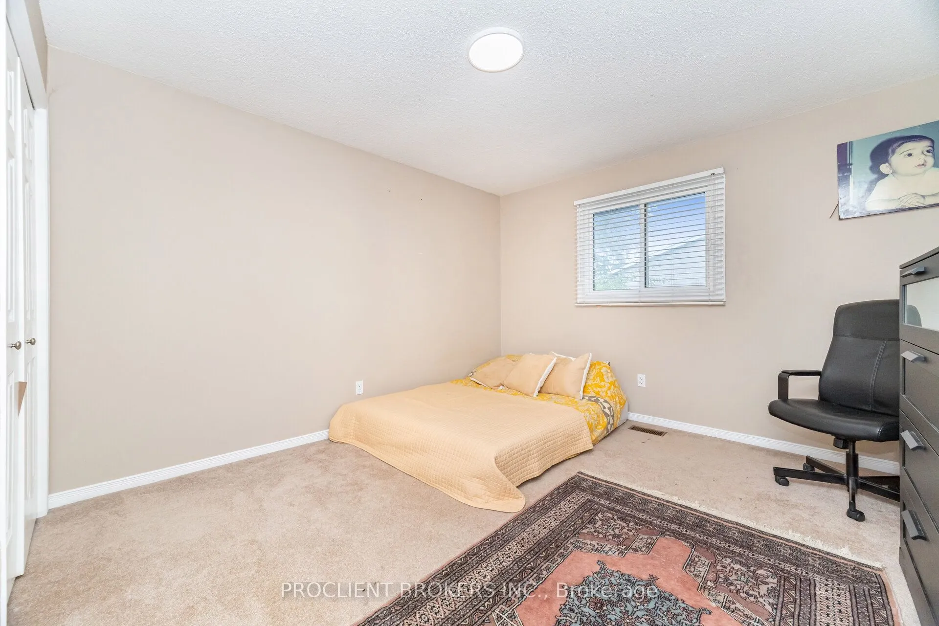 4 BRIARSDALE Crescent