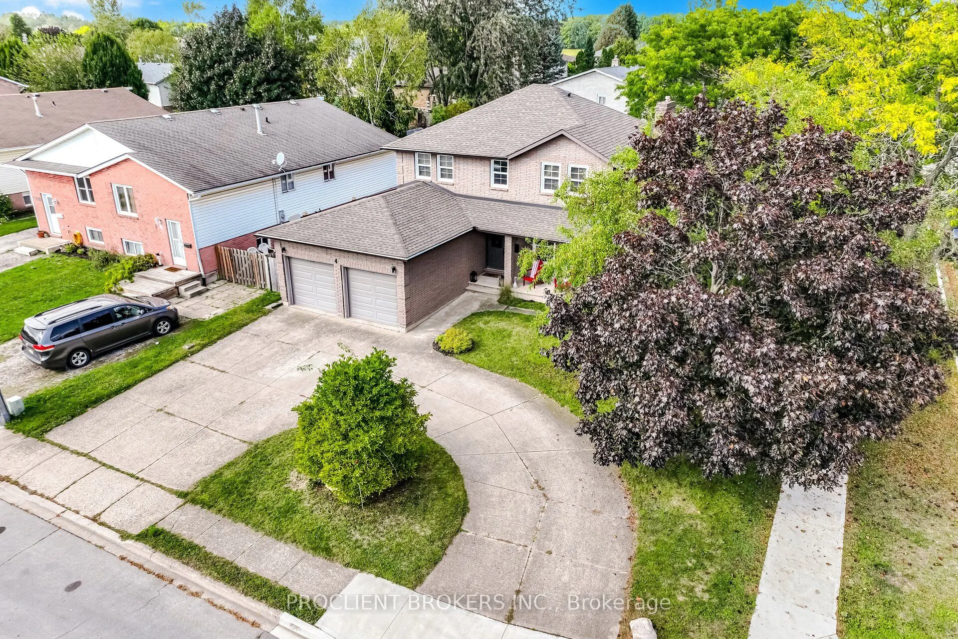 4 BRIARSDALE Crescent