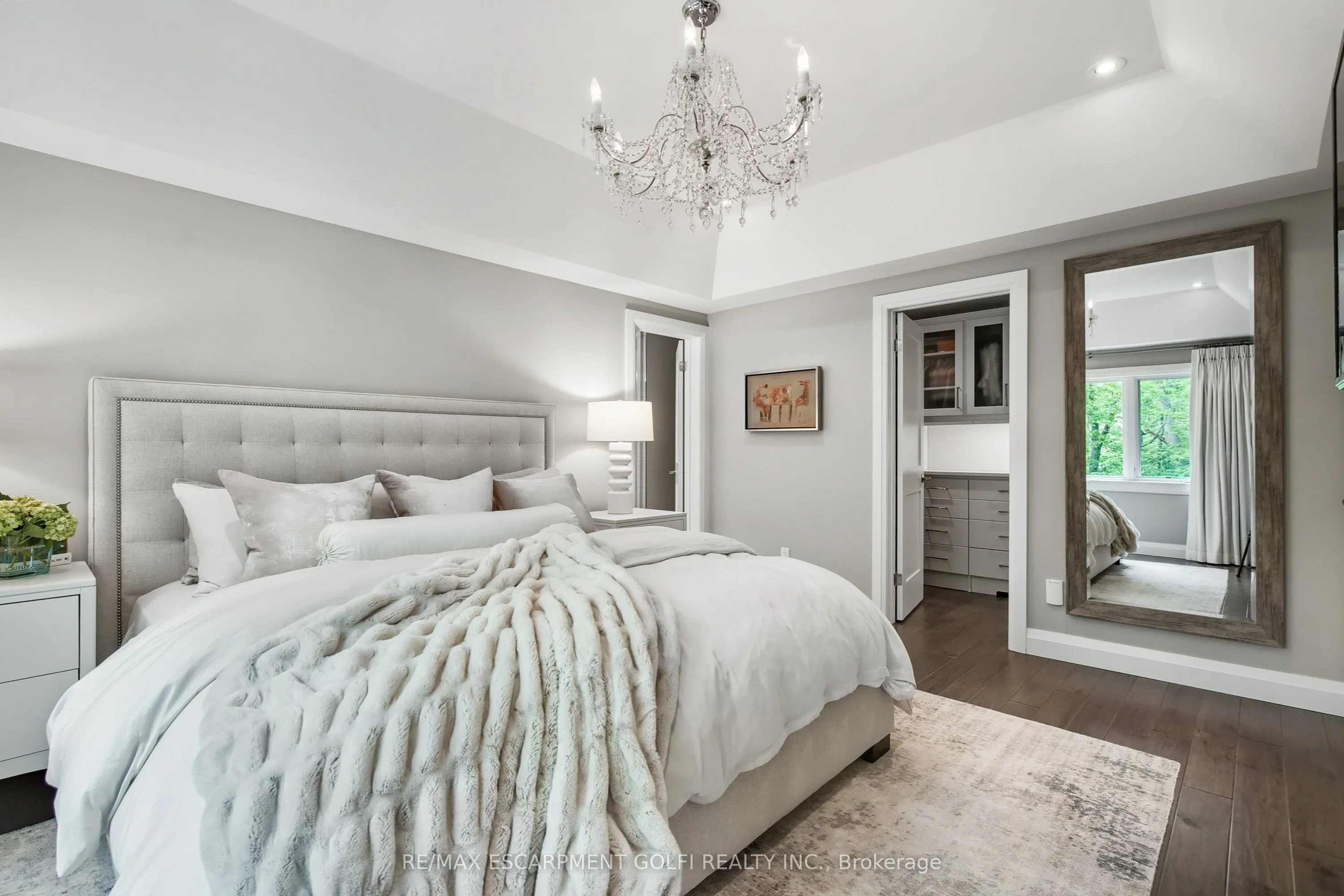 61 Oak Knoll Drive