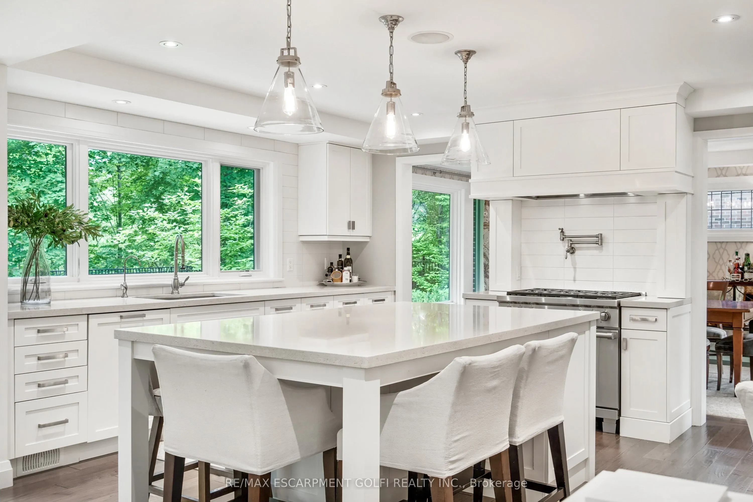 61 Oak Knoll Drive