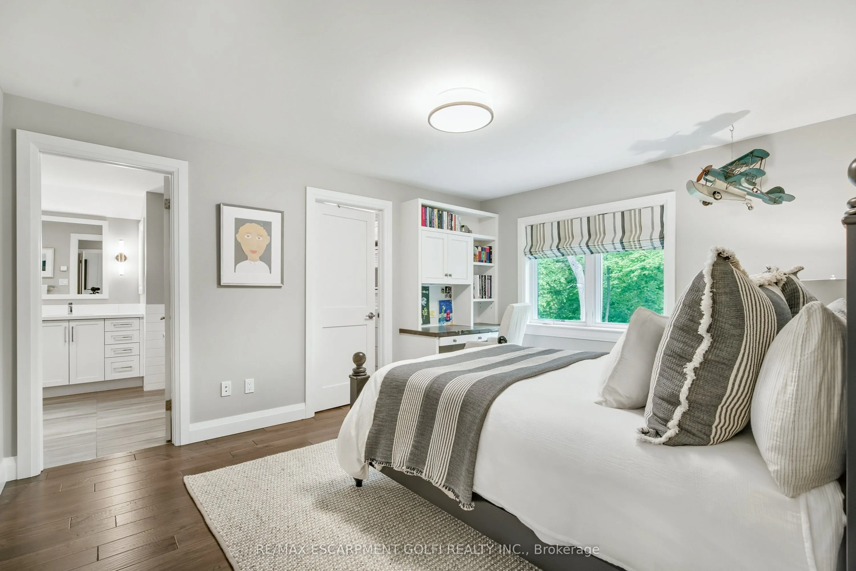 61 Oak Knoll Drive