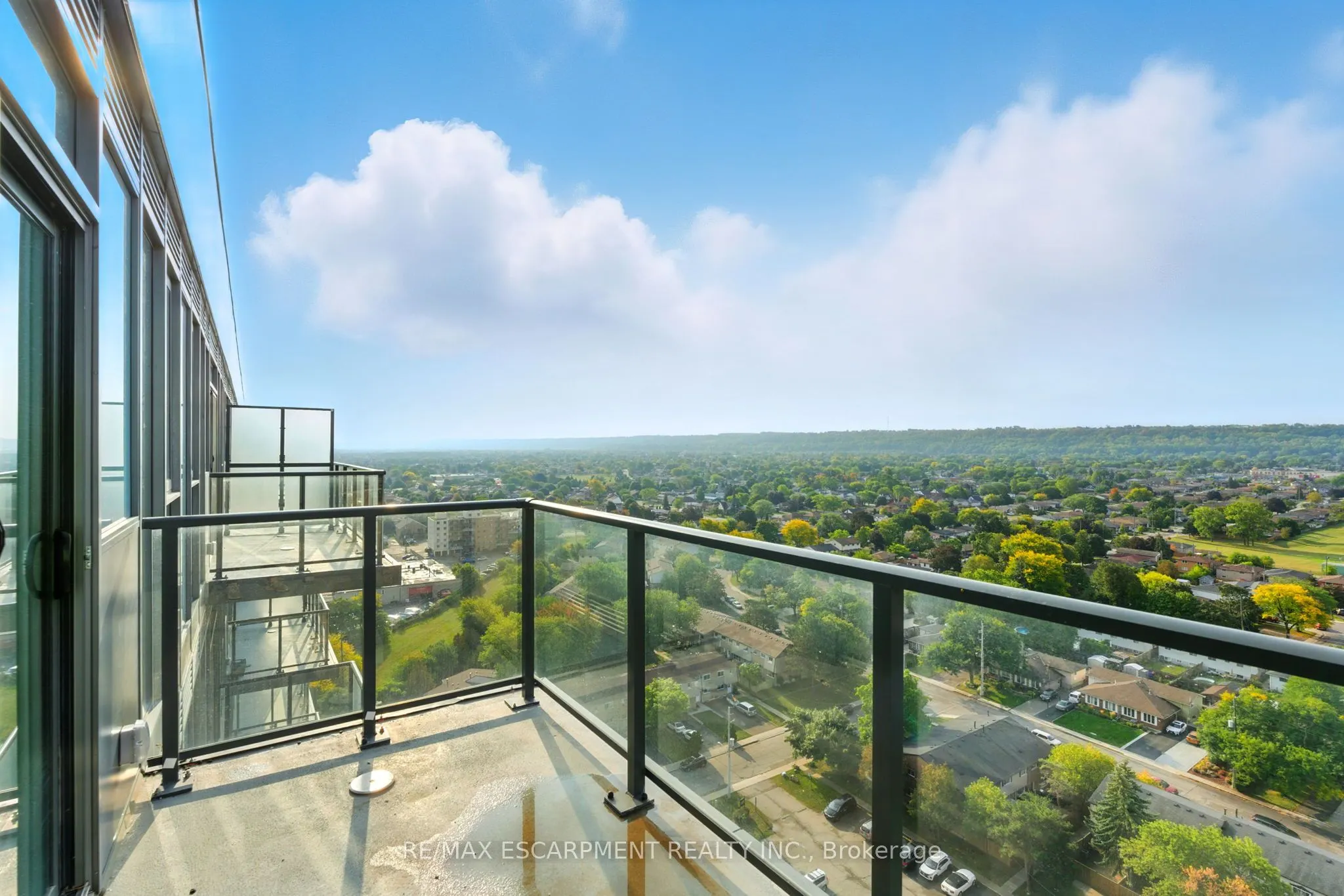 2782 Barton Street E, #1605