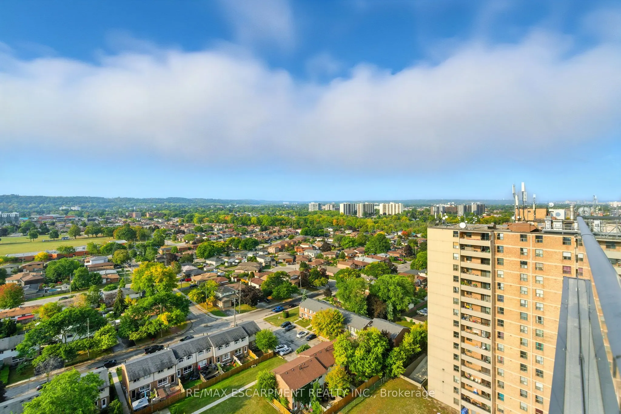 2782 Barton Street E, #1605