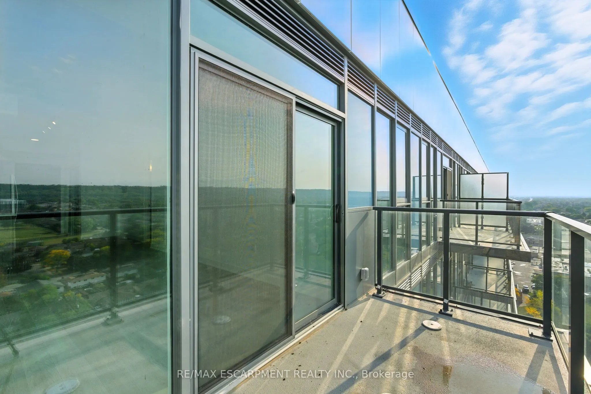 2782 Barton Street E, #1605
