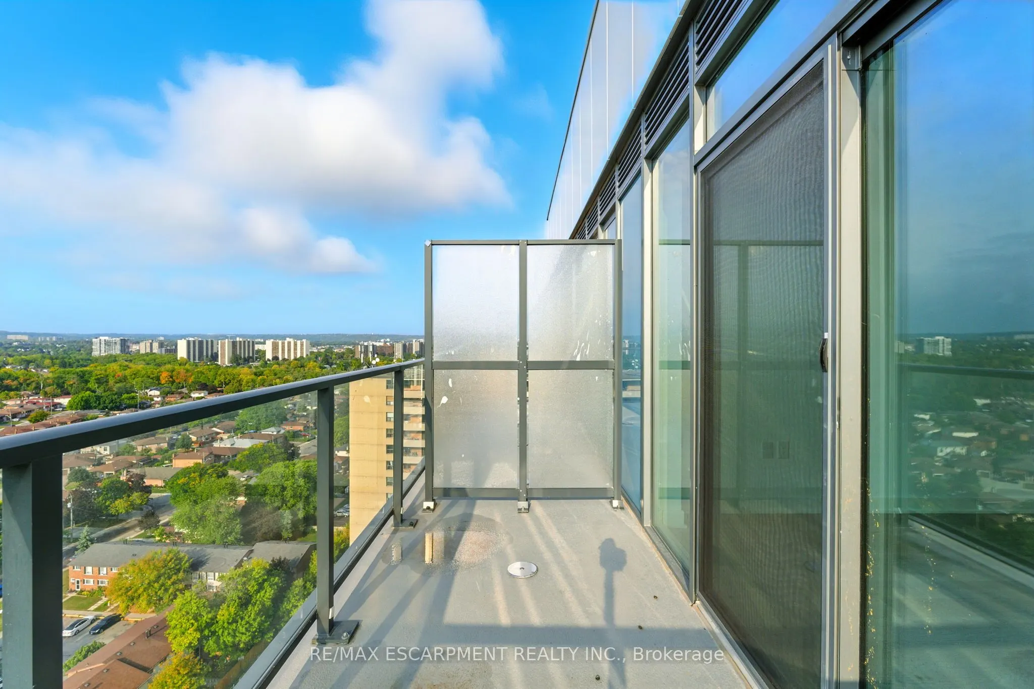 2782 Barton Street E, #1605