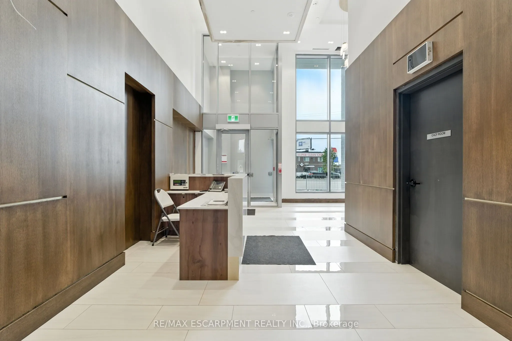 2782 Barton Street E, #1605