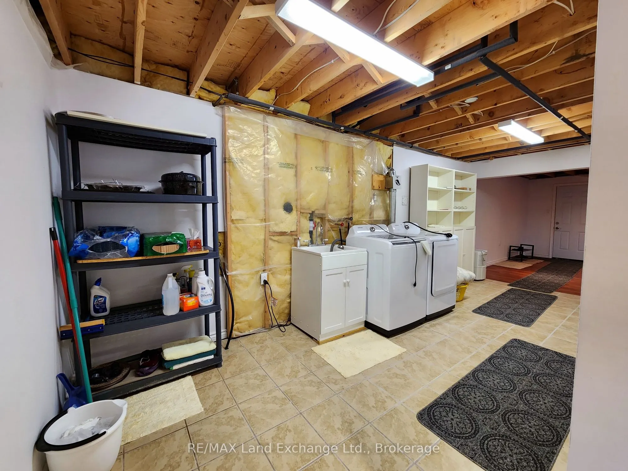 207 Birch Crescent W
