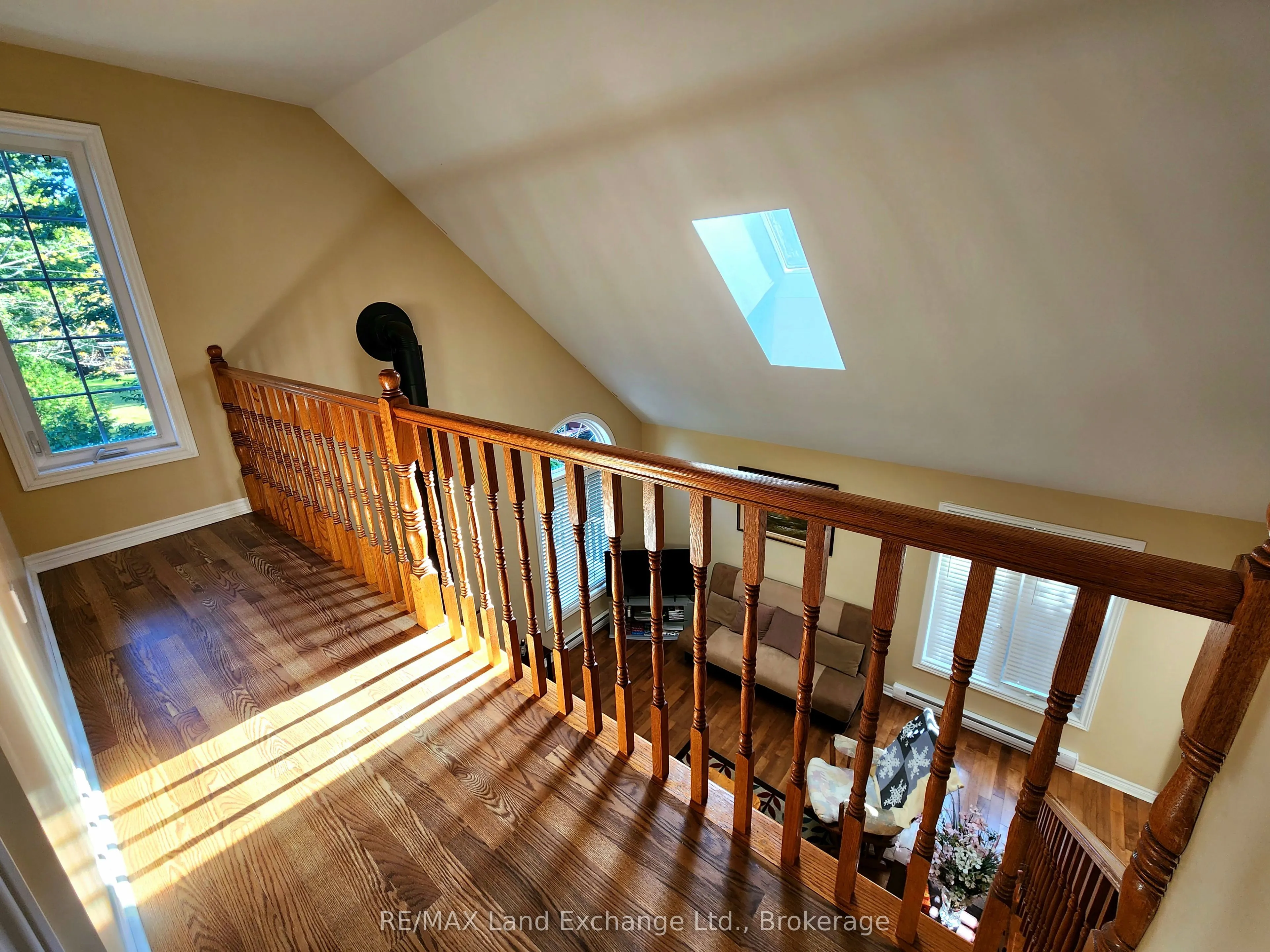 207 Birch Crescent W