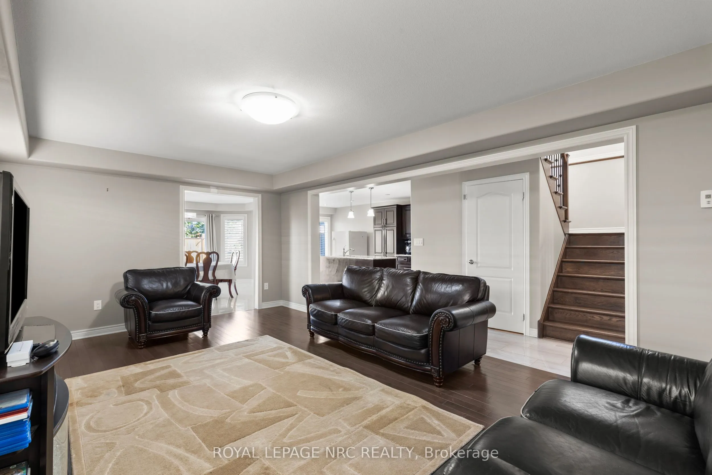 6058 Ernest Crescent
