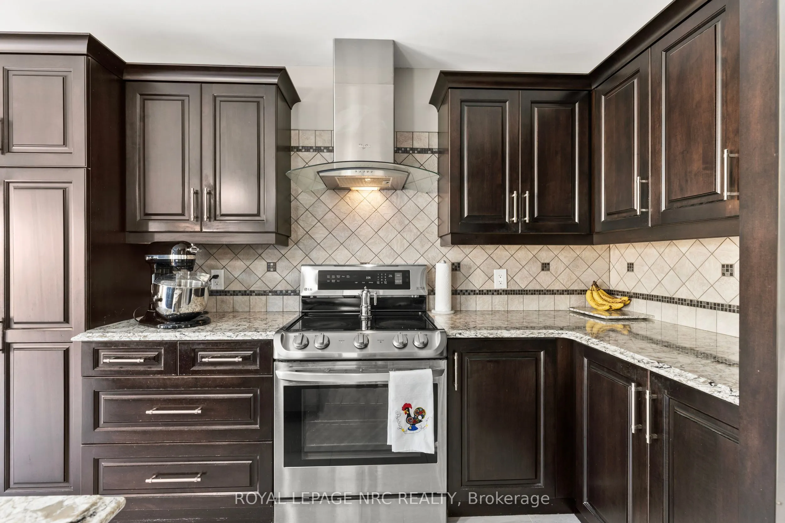 6058 Ernest Crescent