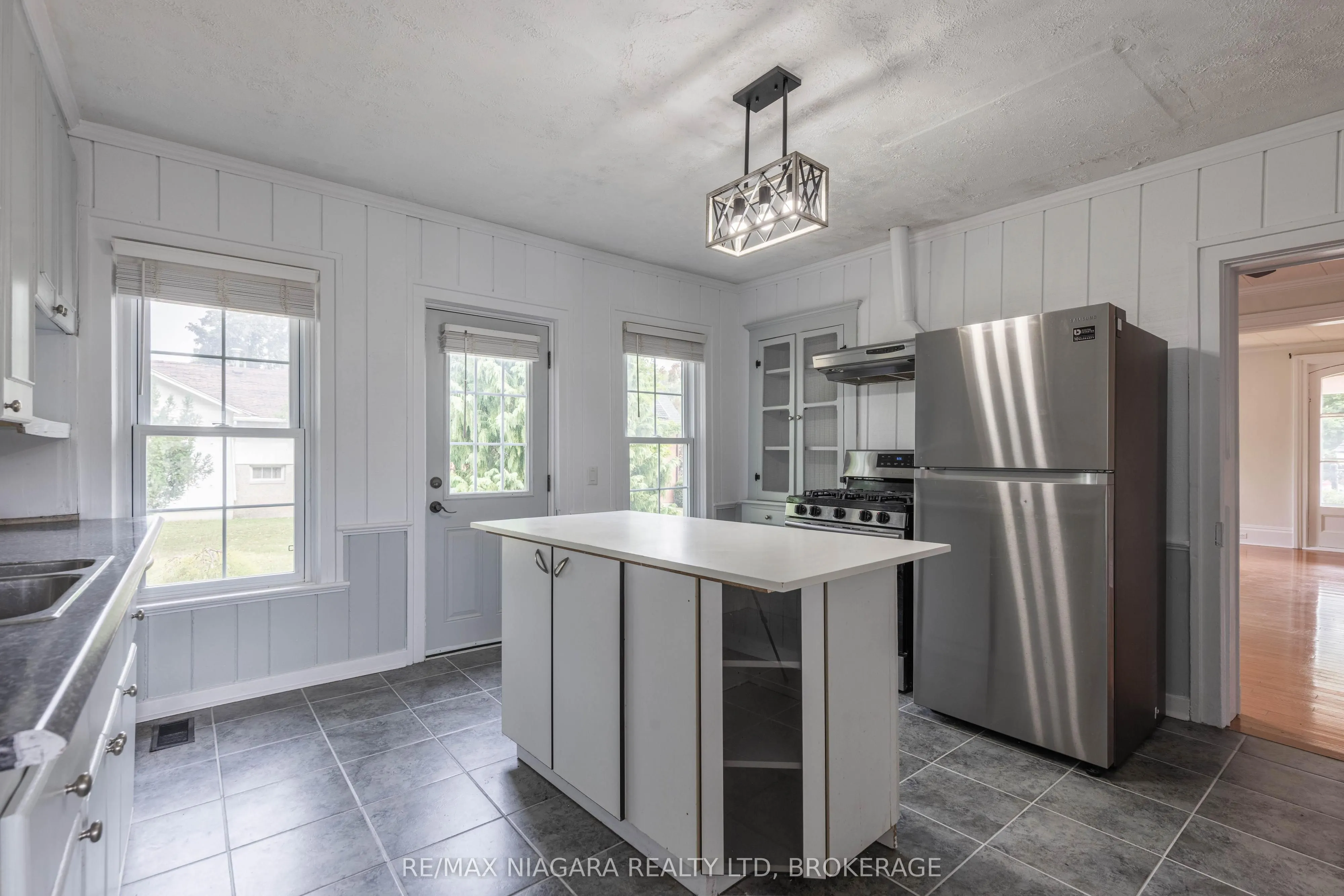 197-199 Ridge Road N