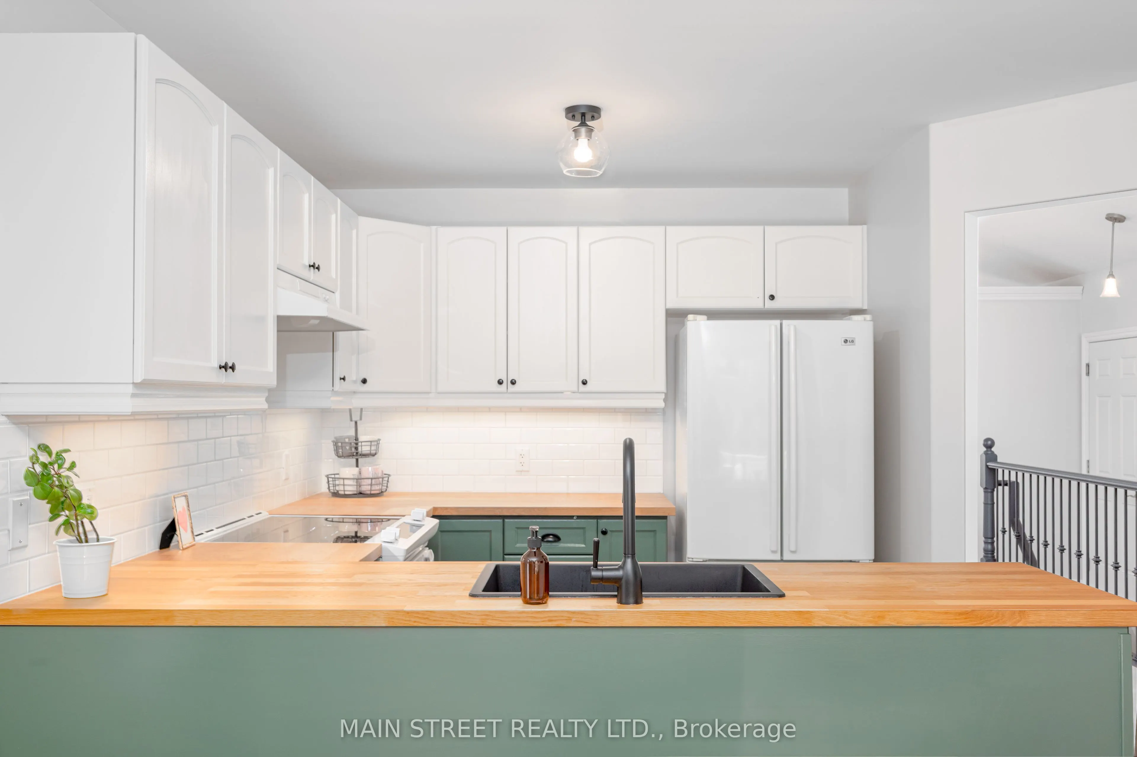 76 Laurent Boulevard