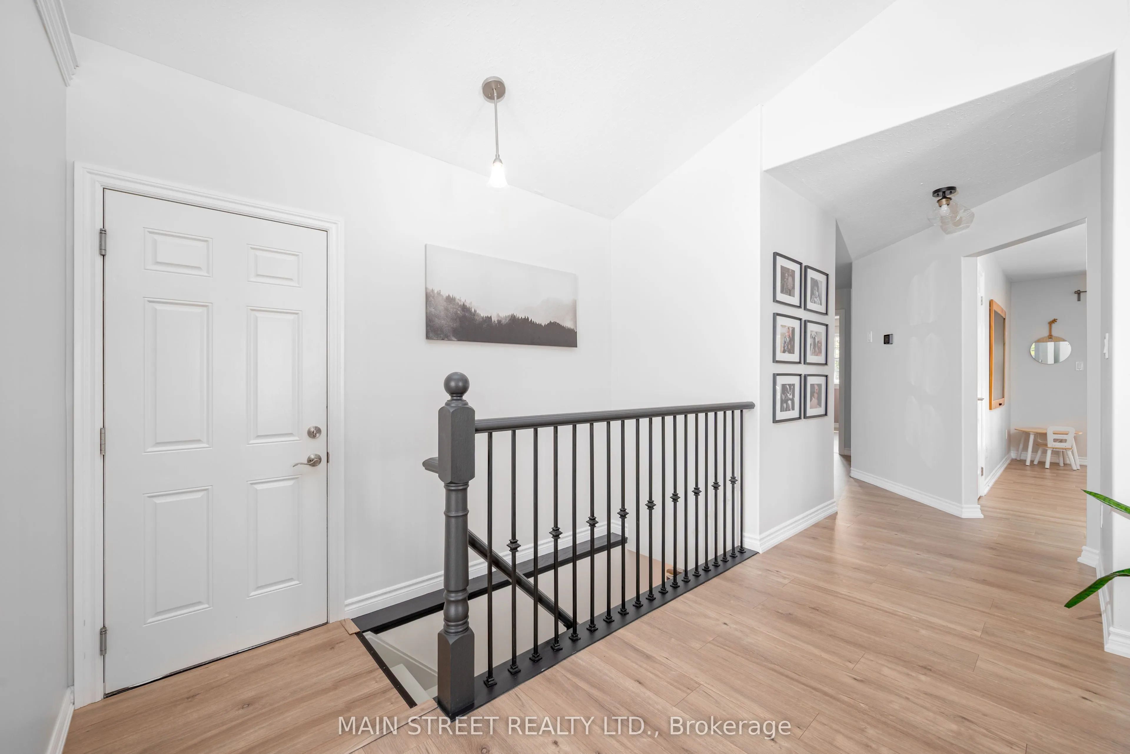 76 Laurent Boulevard