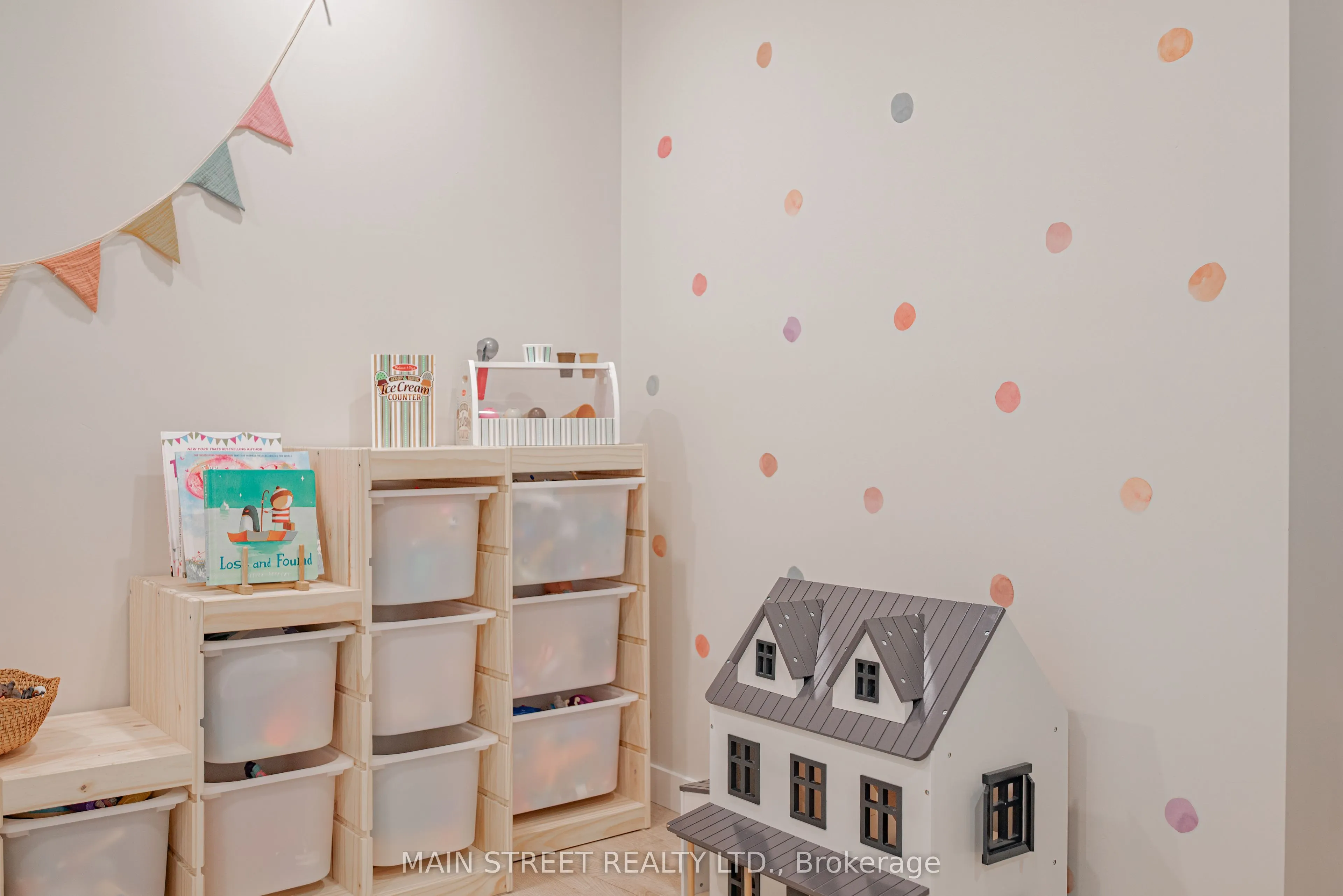 76 Laurent Boulevard