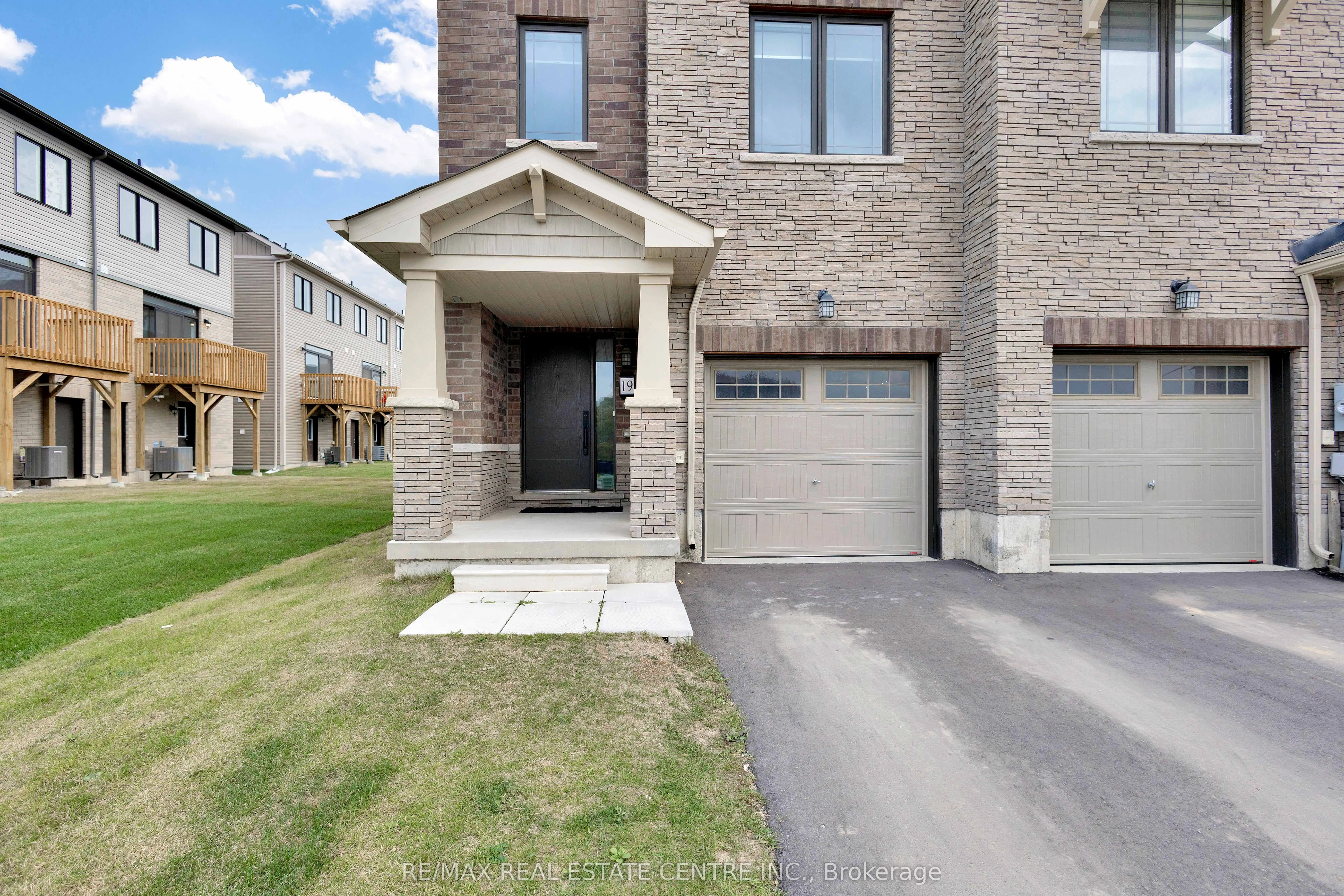19 Baskett Street