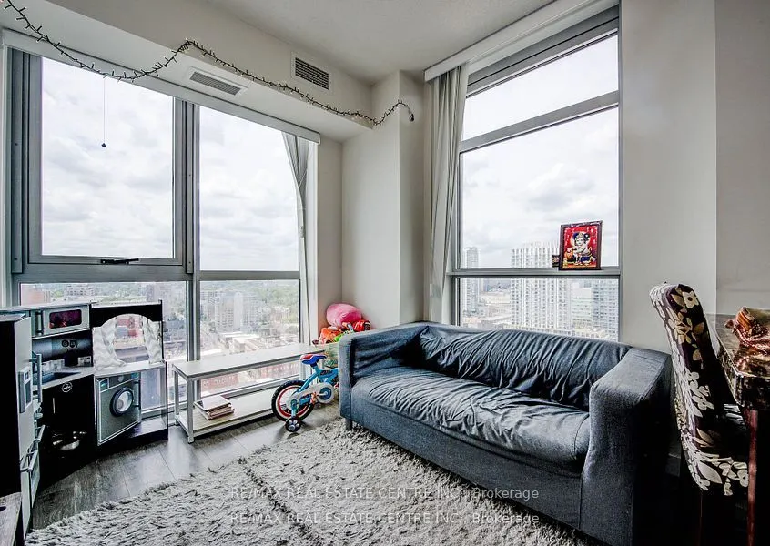 60 Frederick Street, #1809