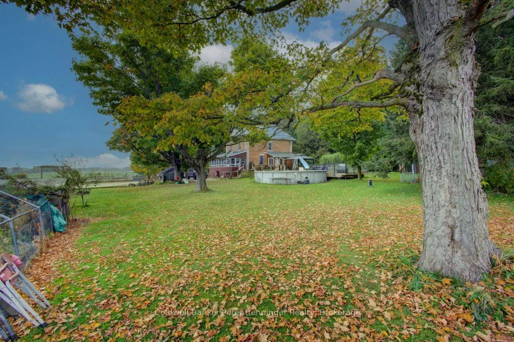 185197 Grey Road 9 Road
