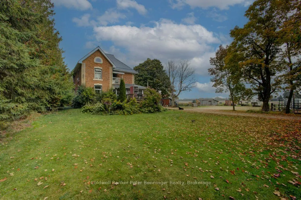185197 Grey Road 9 Road