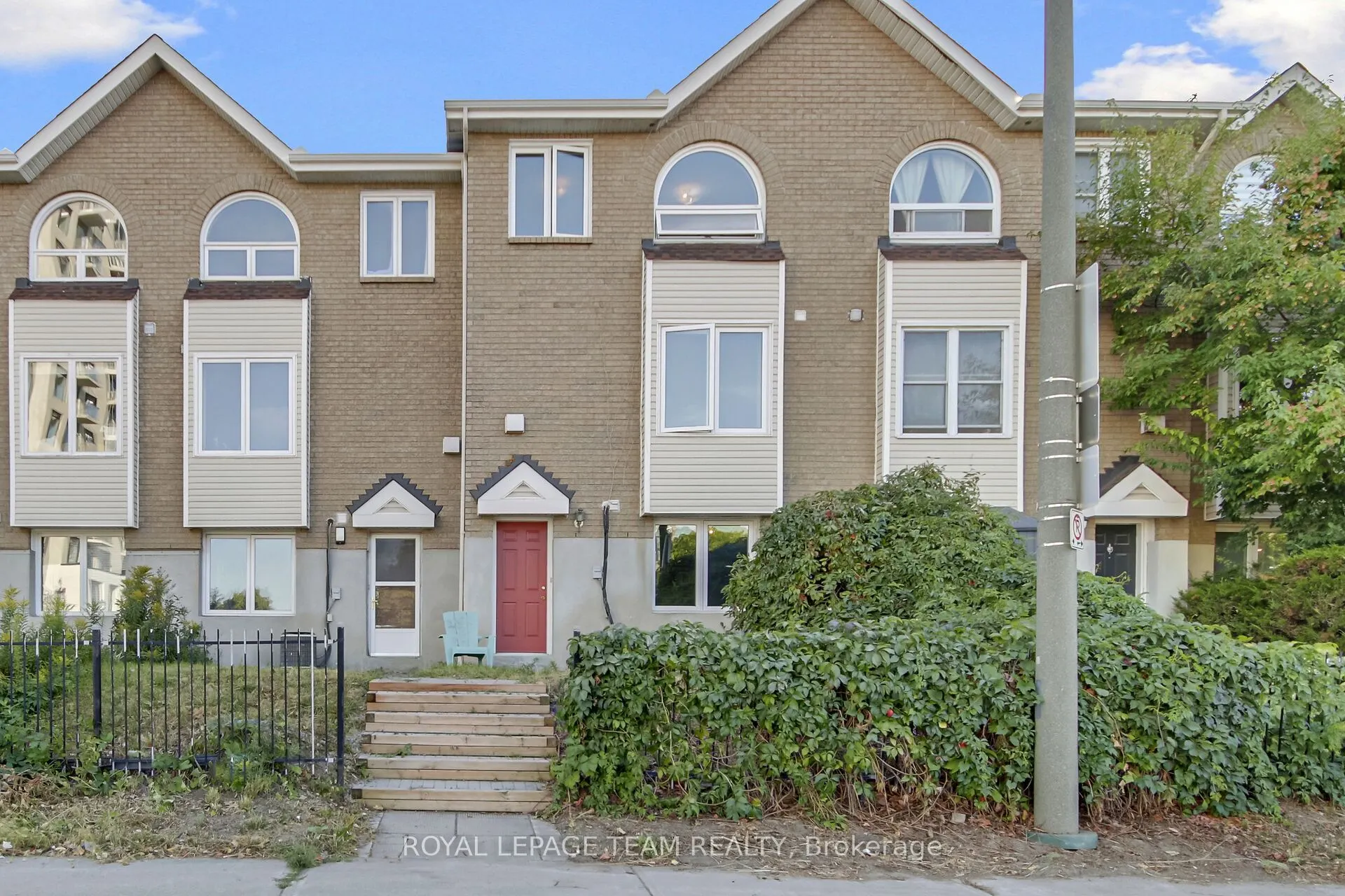 89 Thornbury Crescent
