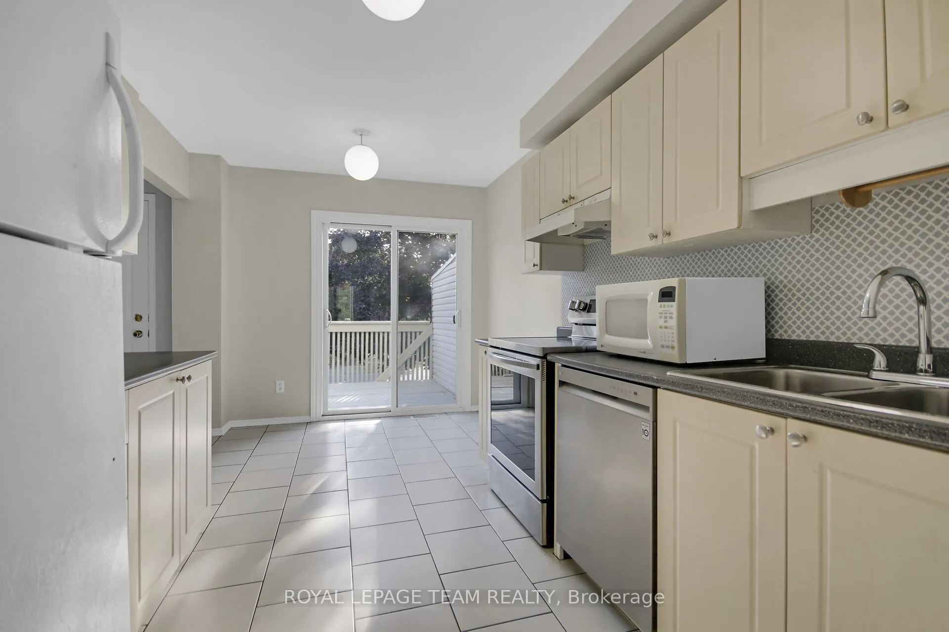 89 Thornbury Crescent
