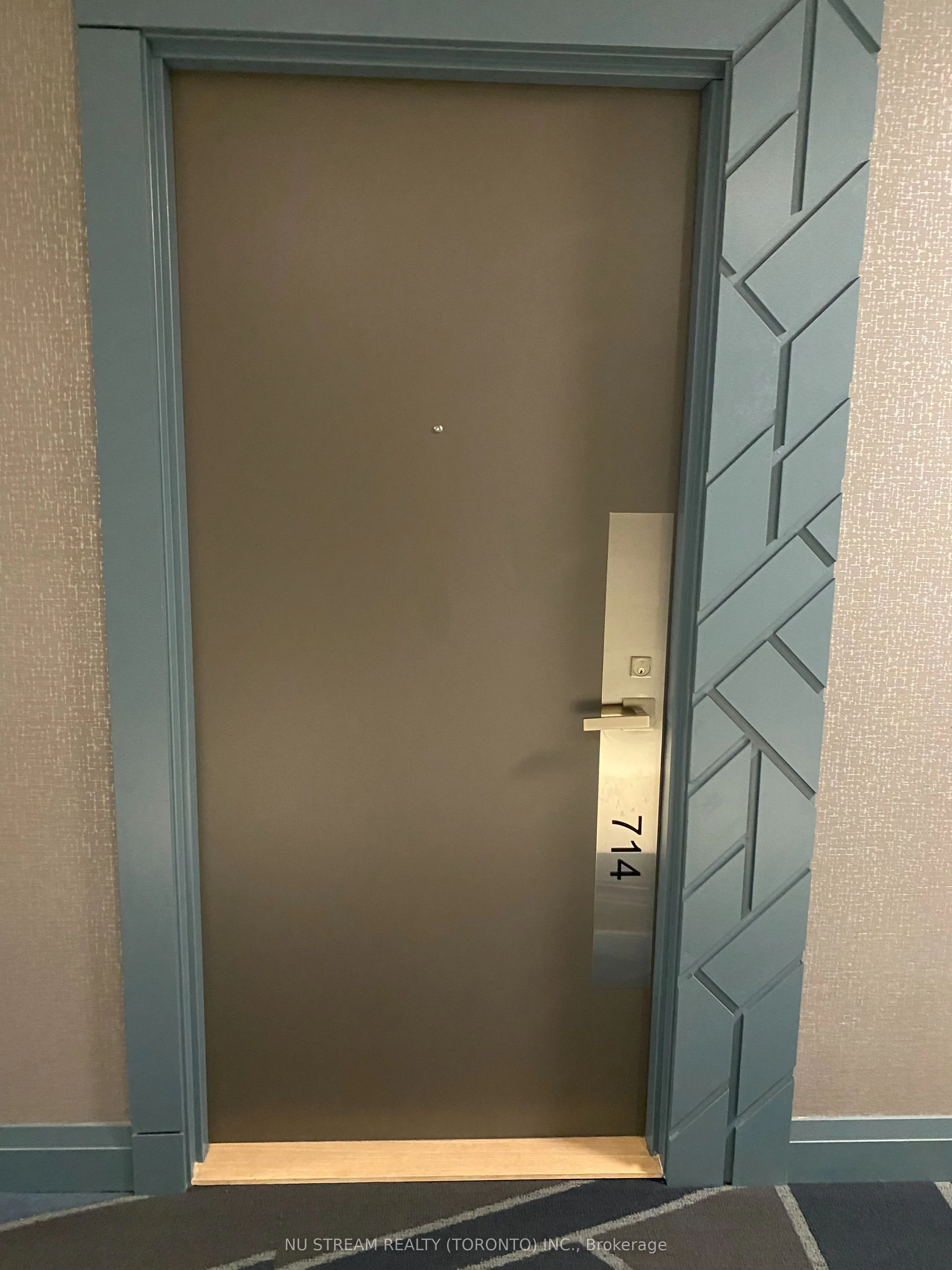 415 Main Street W, #714