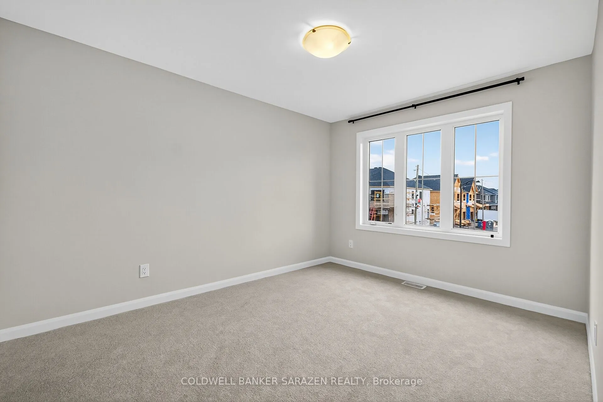 936 Eileen Vollick Crescent