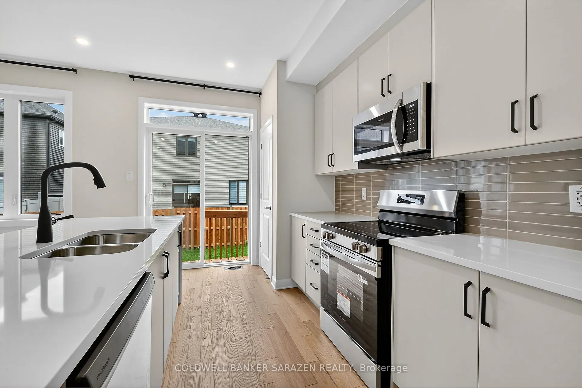 936 Eileen Vollick Crescent