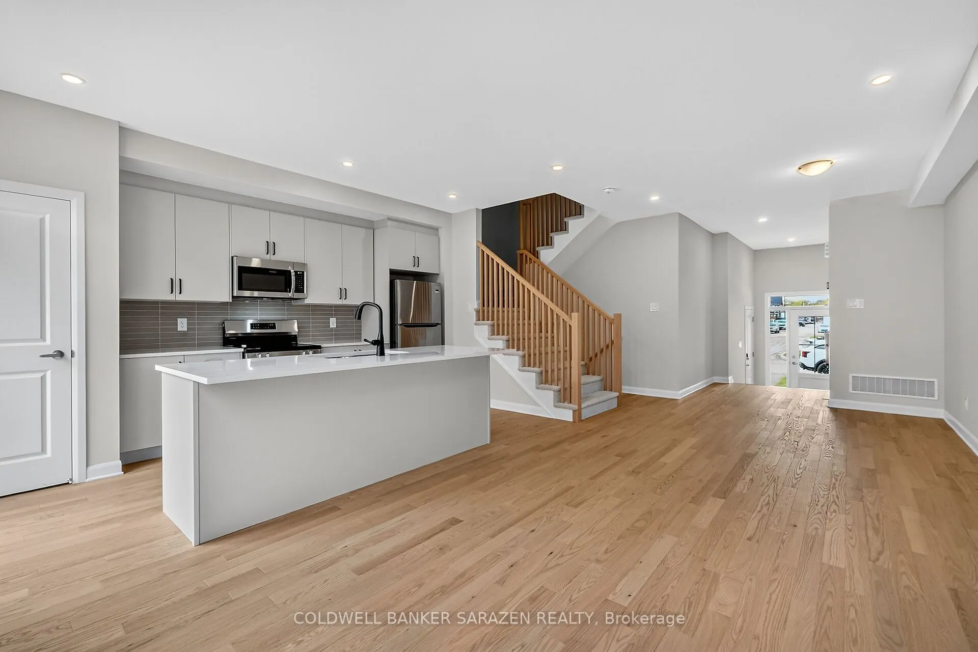 936 Eileen Vollick Crescent