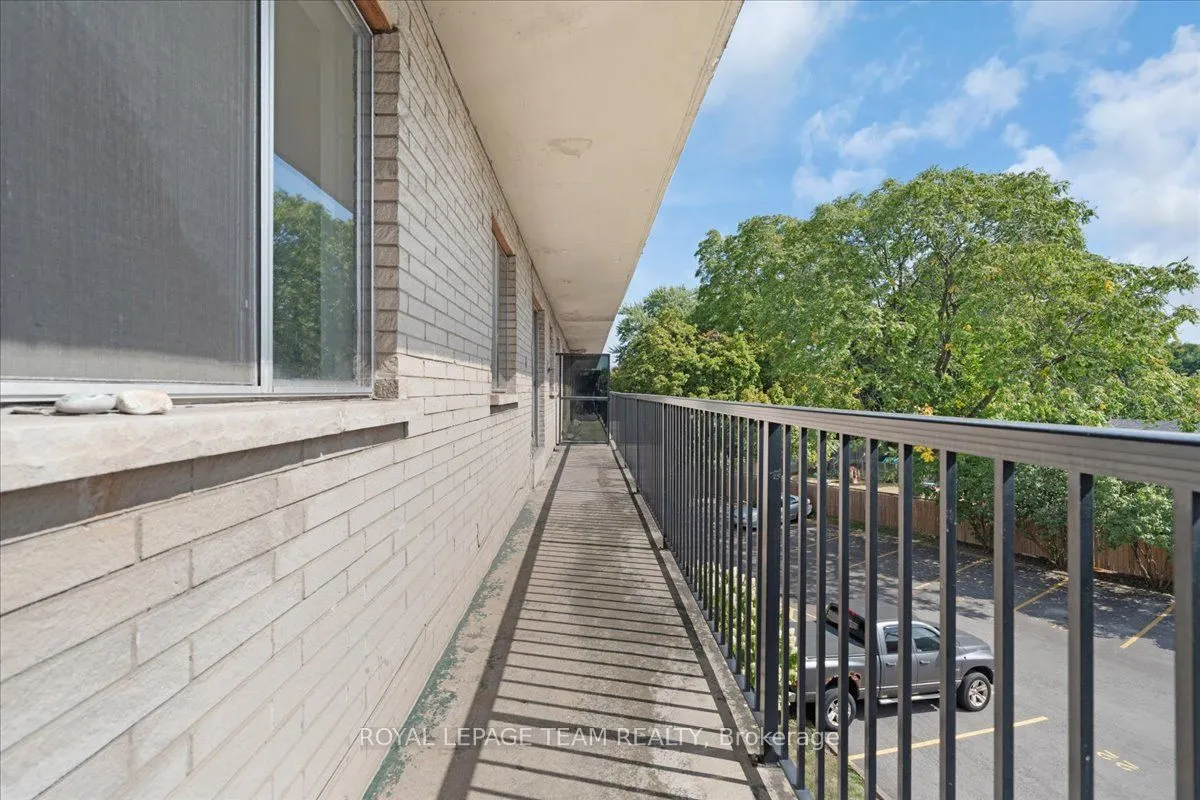 20 Pottruff Road N