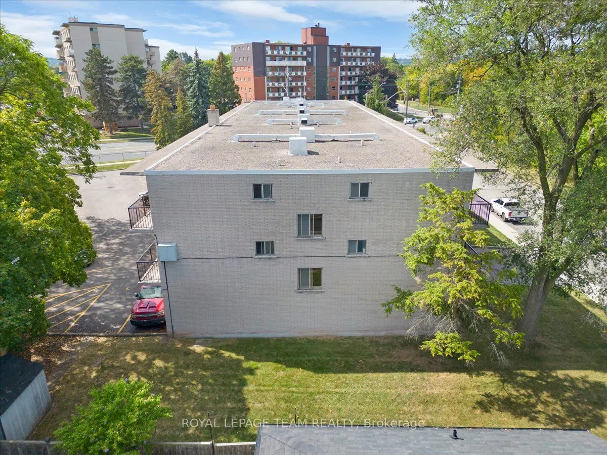 20 Pottruff Road N
