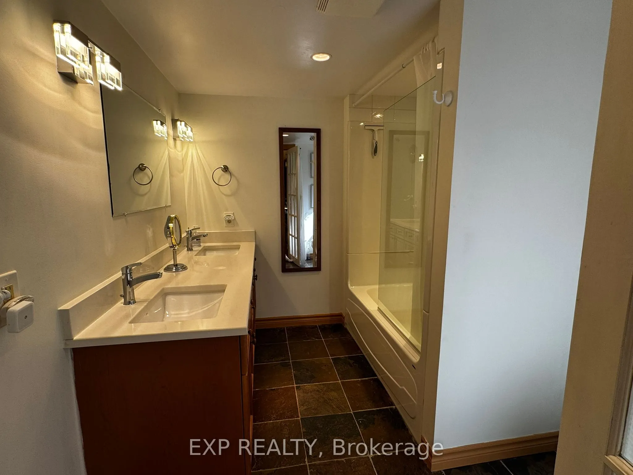 171 Chamonix Crescent