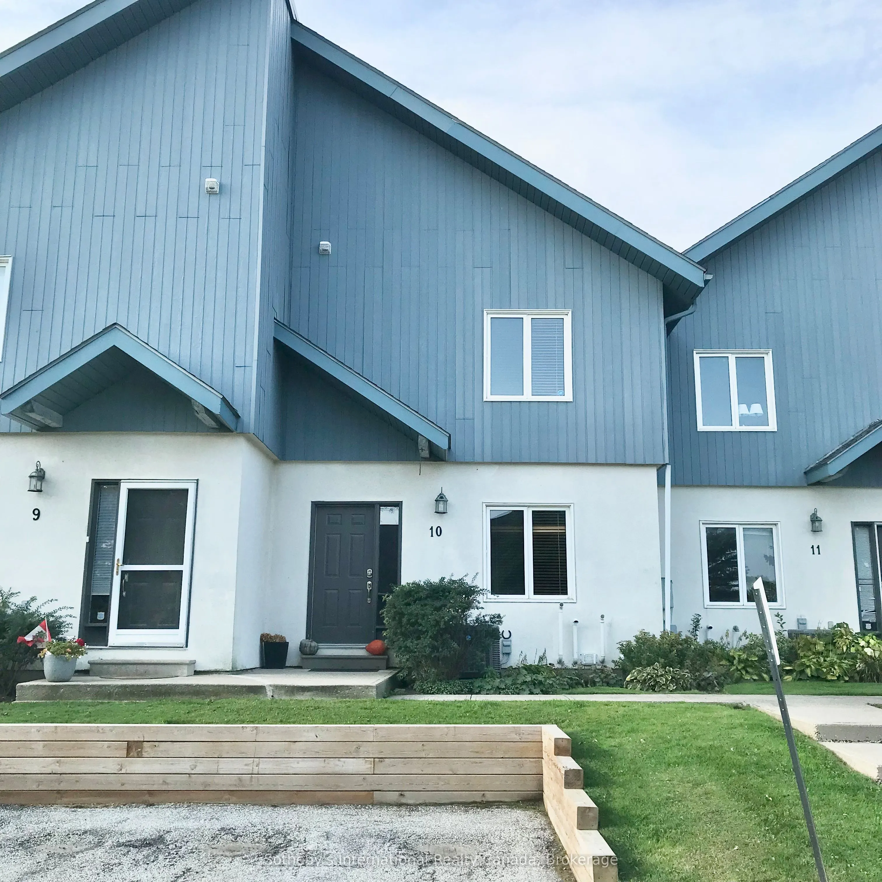 110 KELLIE'S Way, #10