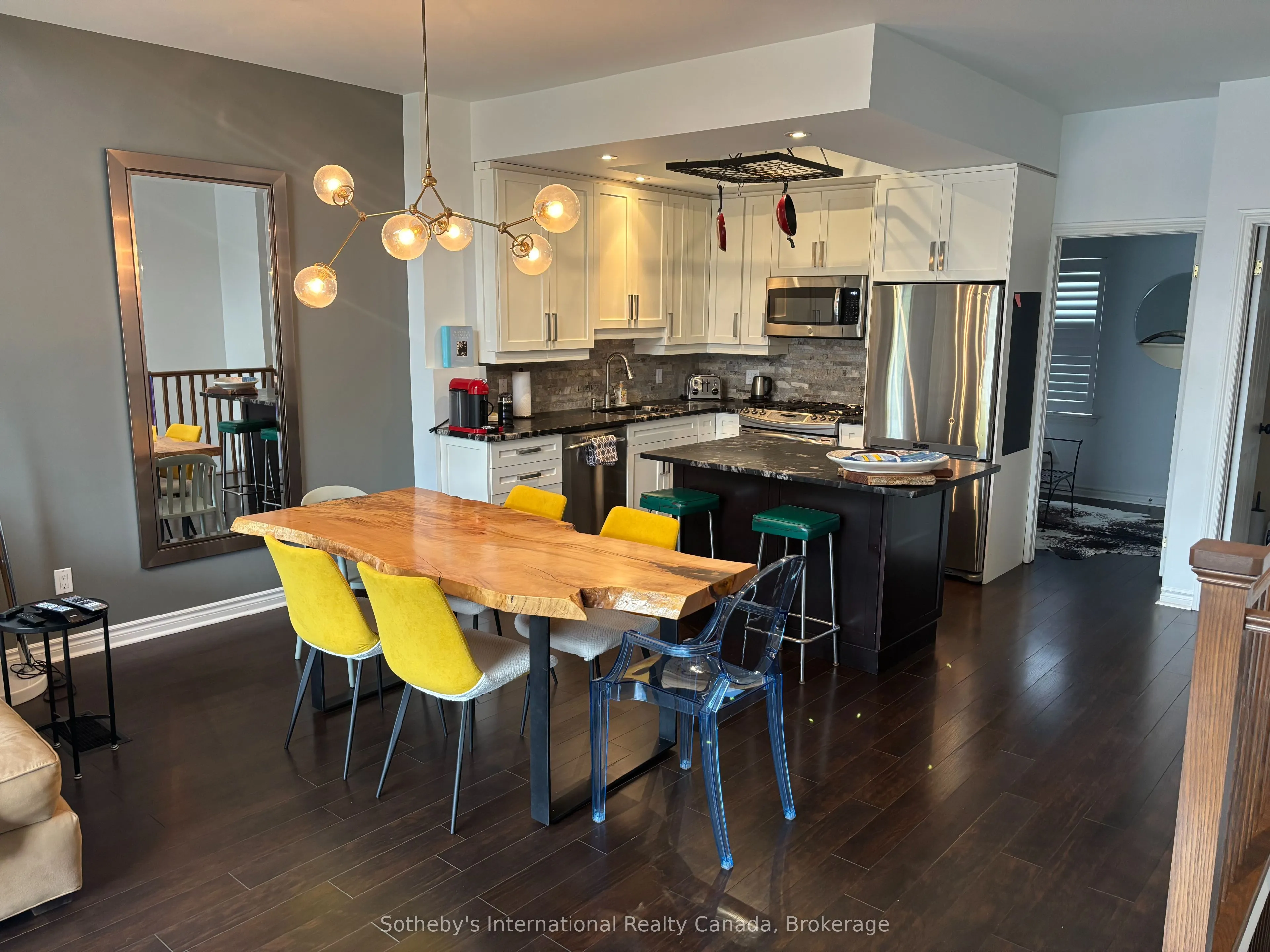 110 KELLIE'S Way, #10