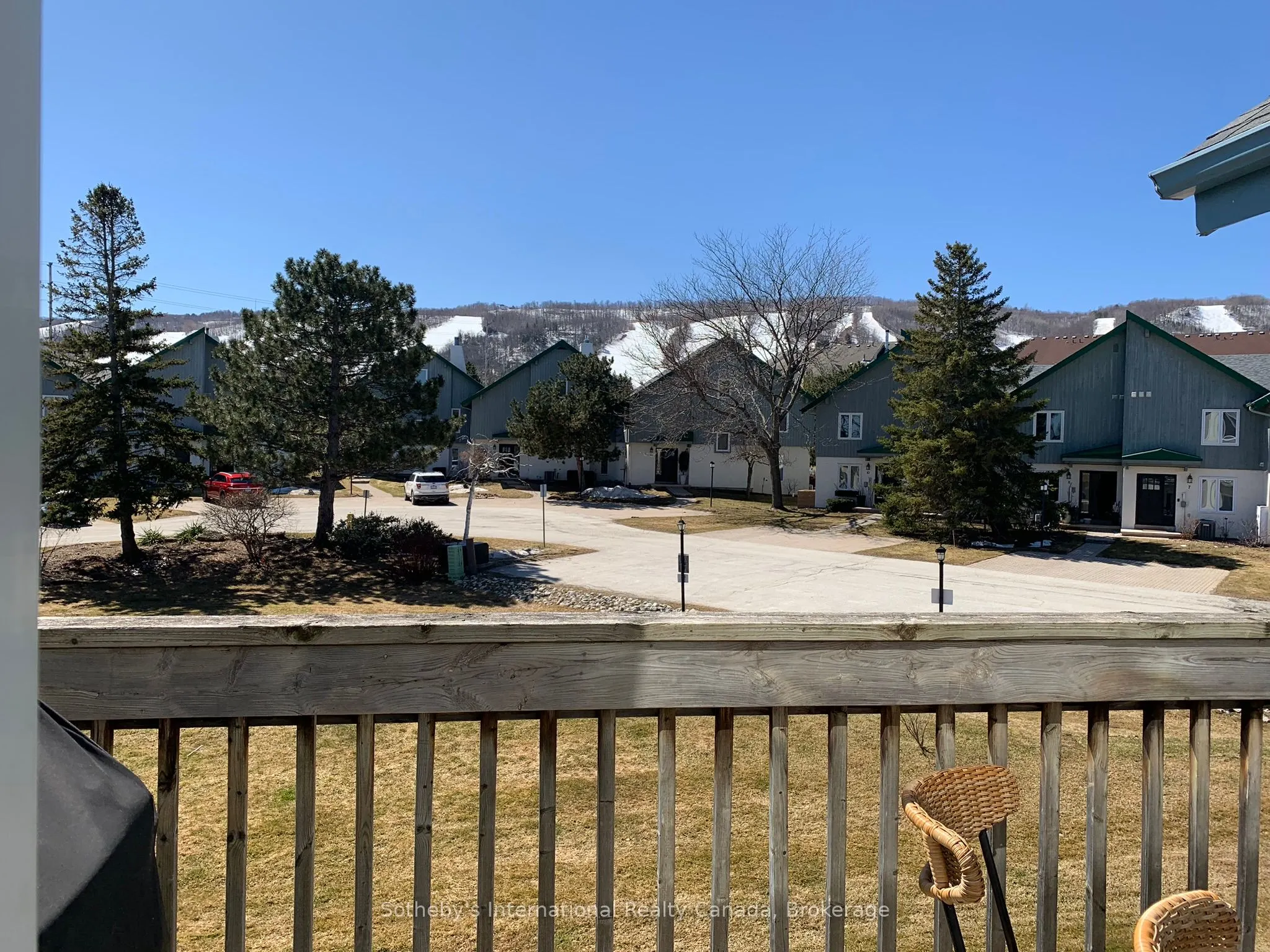 110 KELLIE'S Way, #10