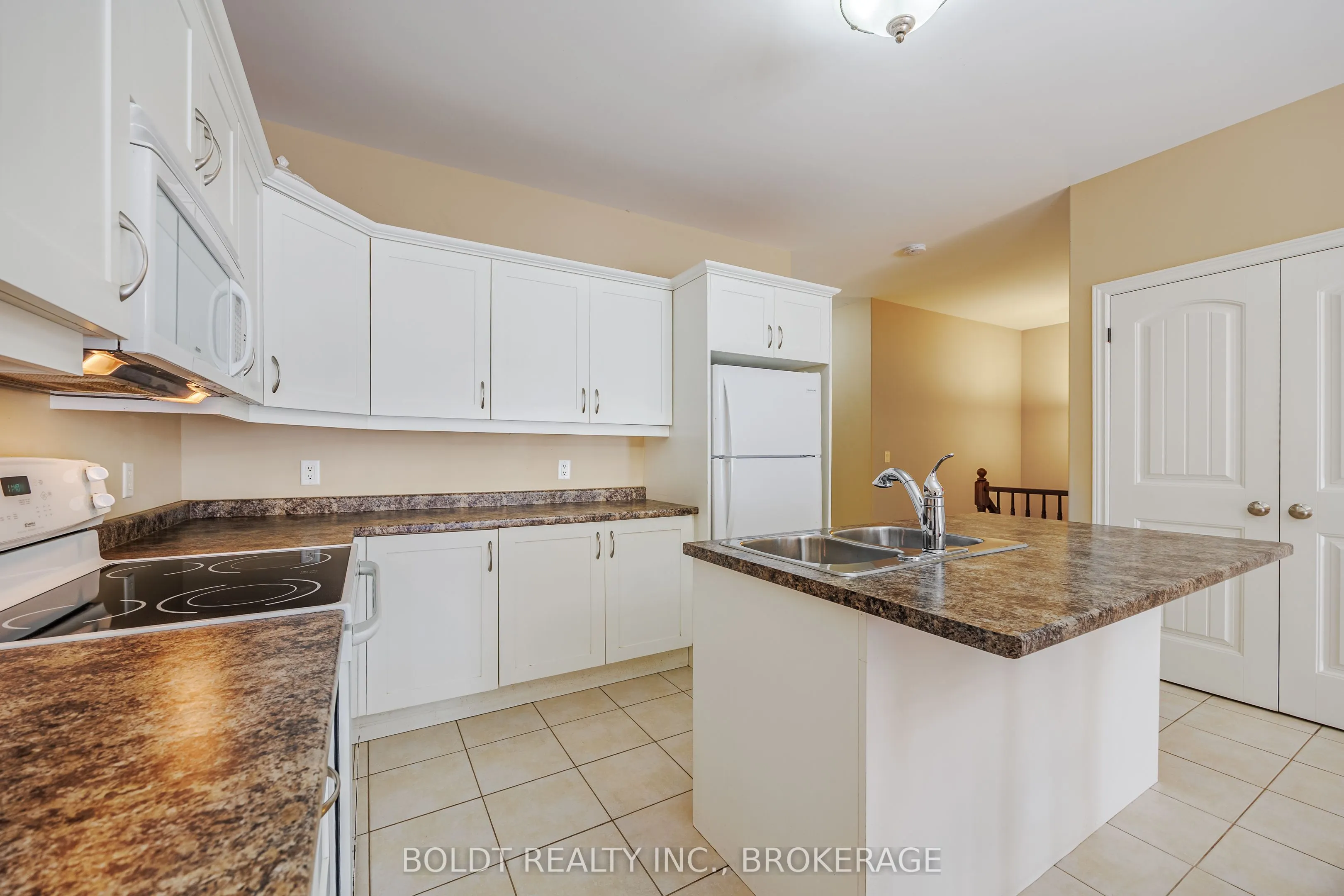 58 Videl Crescent N